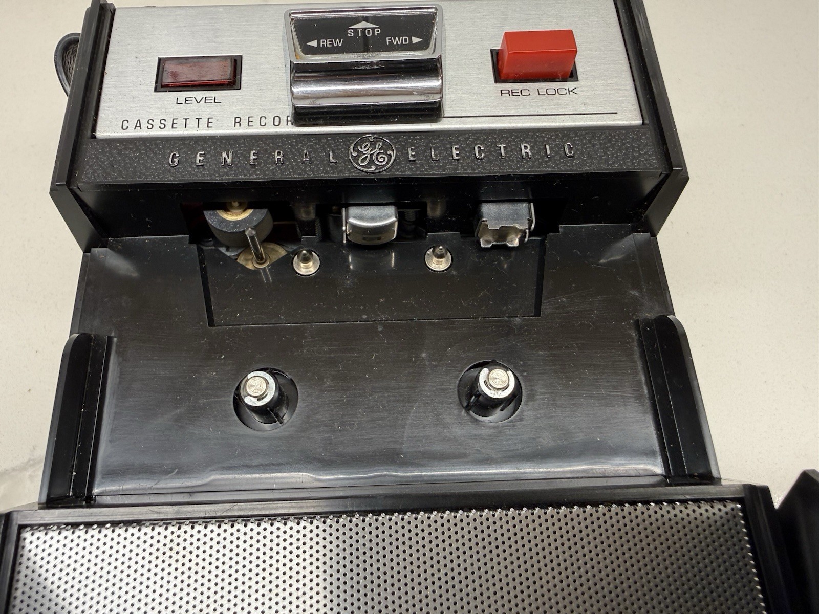 GE Vintage Cassette Tape Recorder Solid State M8400 Black And Silver – READ DESC