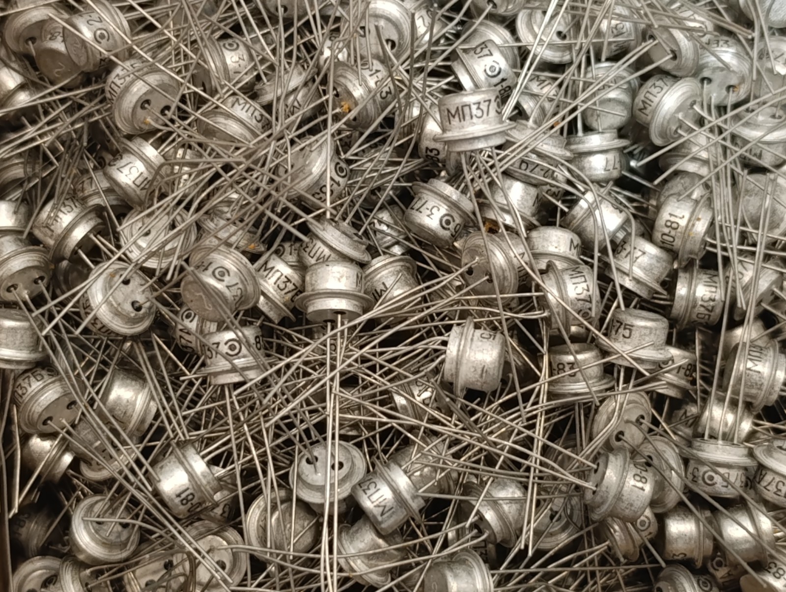 50pcs Germanium Transistor NPN MP37 / A/ B MIX 103NU70 Tone Bender Fuzz USSR