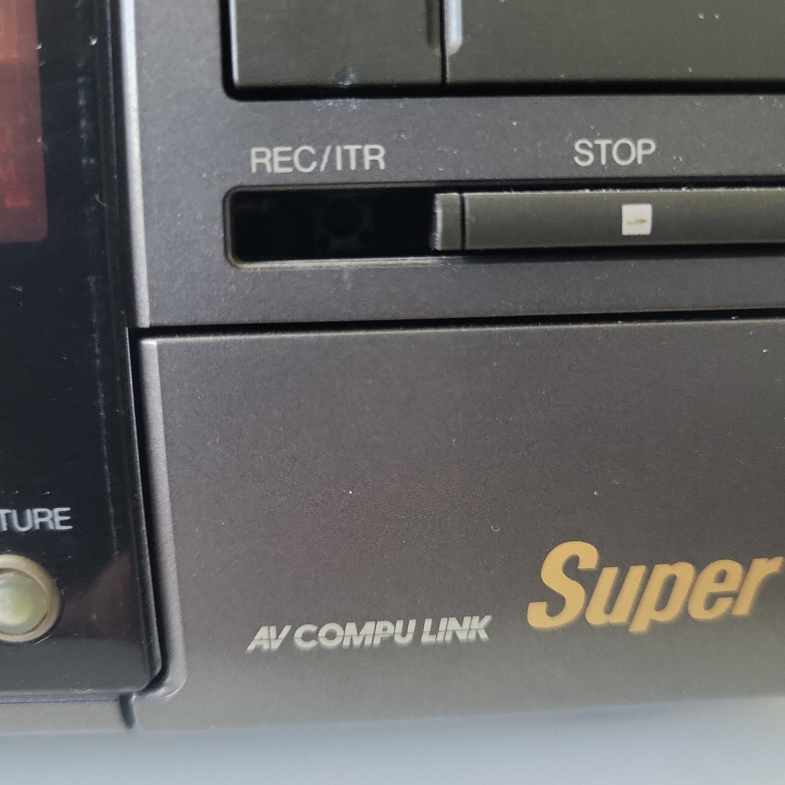 JVC HR S4700U Super VHS S-VHS Hi-Fi Stereo VCR Video Cassette Recorder READ DESC