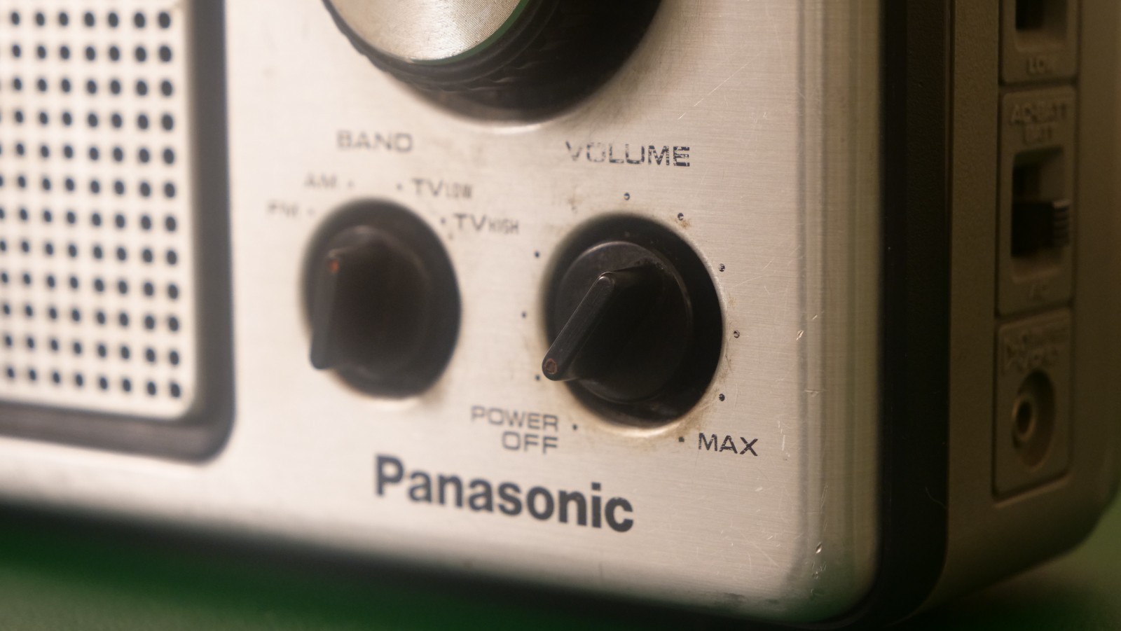 (1974) Vintage Panasonic Portable Radio RF-1104 RETRO VINTAGE STRANGER THINGS