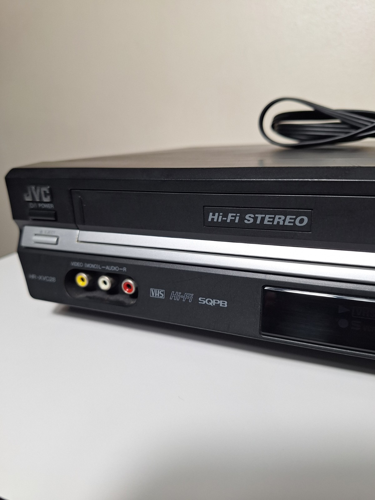 JVC VCR/DVD Combo HR-XVC28BU VHS Tape Player Hi Fi Stereo & RCA Cable Vintage