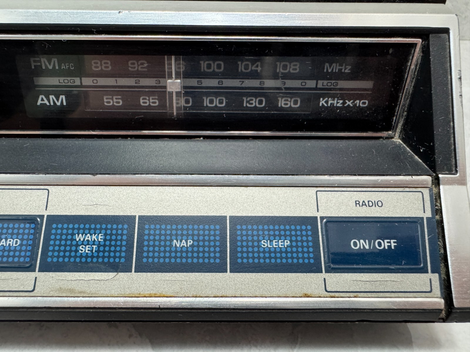 Vintage GE General Electric 7-4662B AM/FM Clock Radio Touch Control Woodgrain