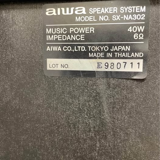 Vintage Aiwa SX-NA302 Bookshelf Speakers Pair 30w Silver & Black – Wired