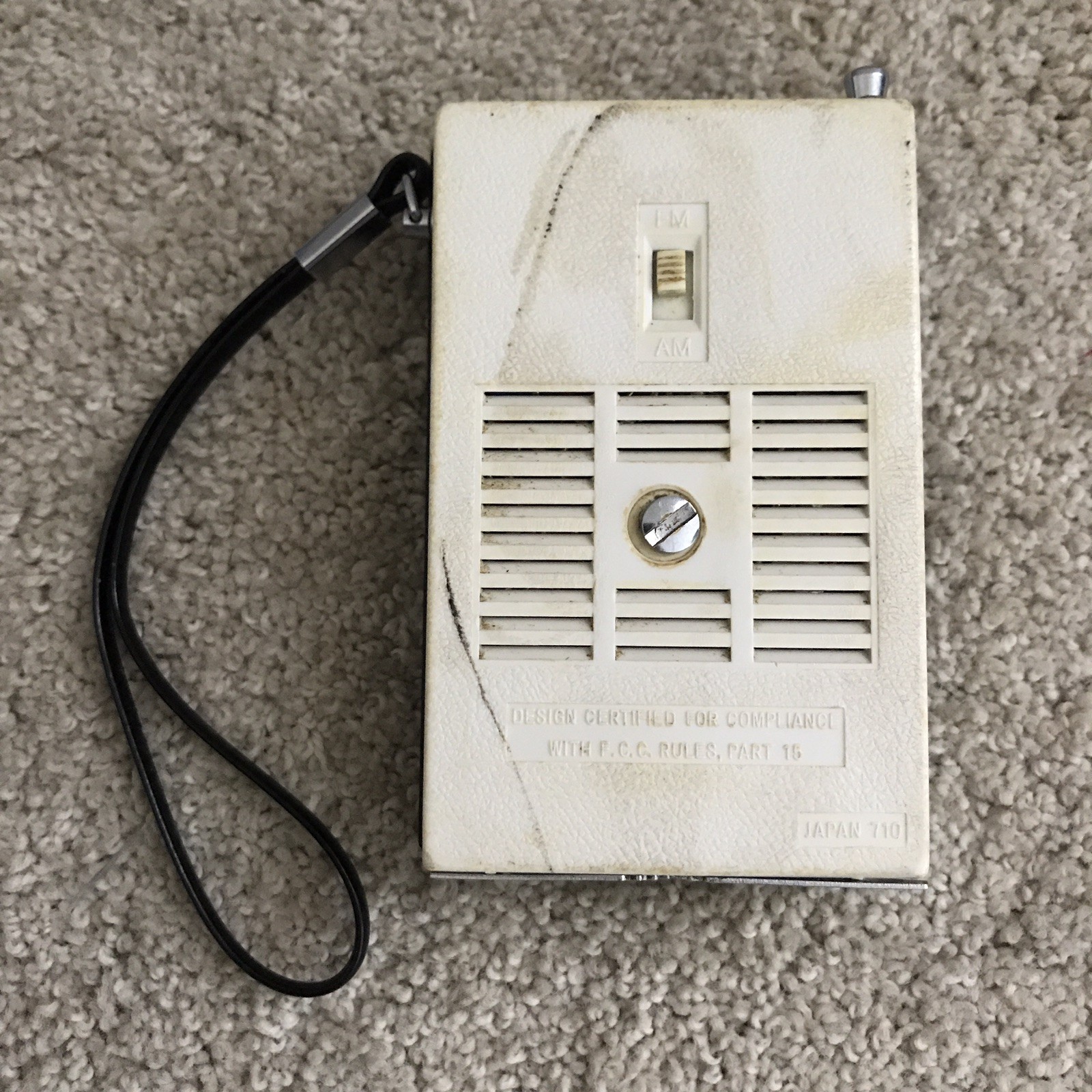 RCA Portable AM/FM Pocket Radio Vintage 1967 – Model RHM19 – “The Moppet” (READ)