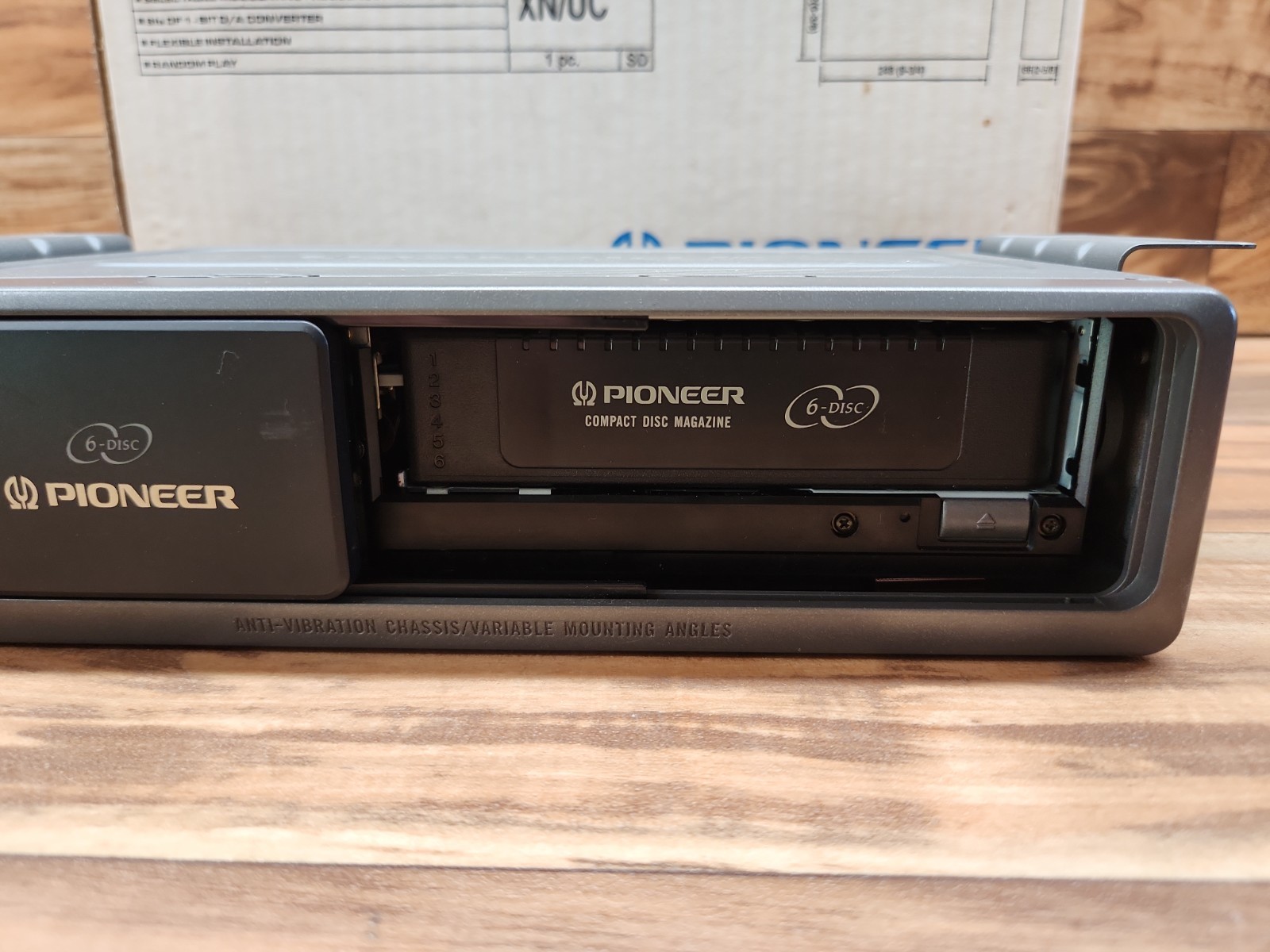 Pioneer CDX-FM633S Universal Multi-CD System 6- Disc Multi-Play/FM Modulator
