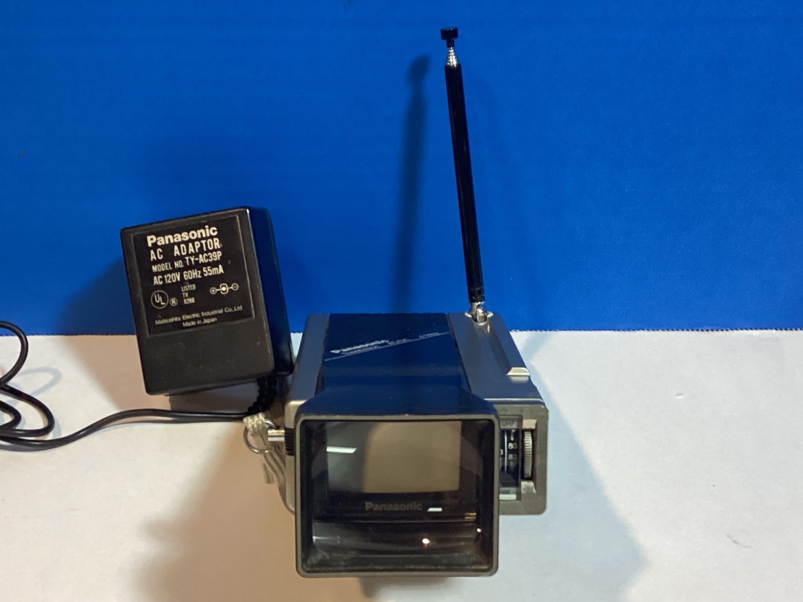 Vintage 1984 Panasonic Travelvision TR-1030P TV AC/DC 4-Way Works W Power supply