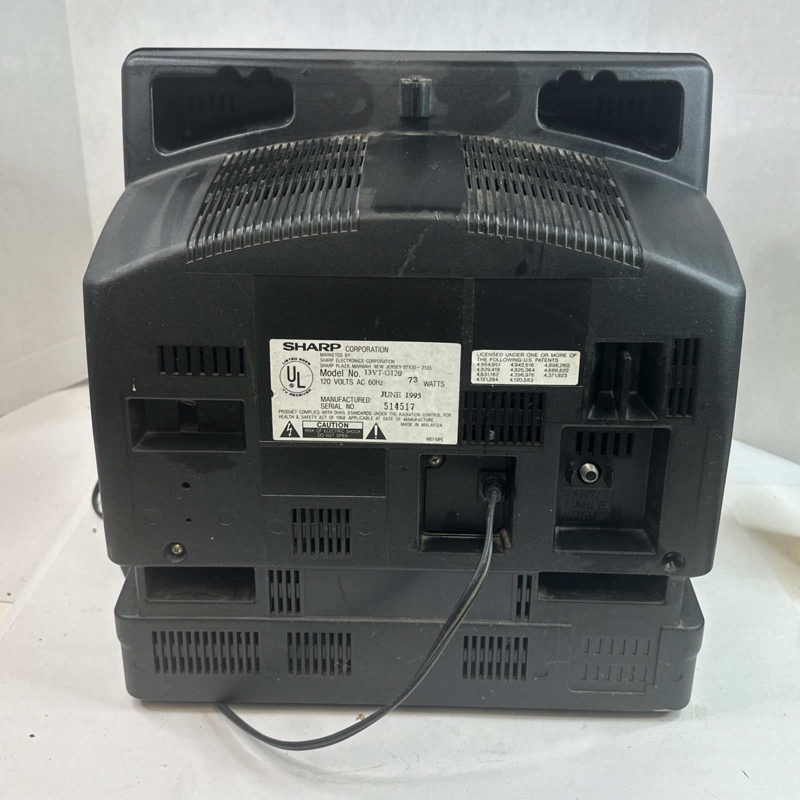 Sharp 90’s Retro CRT 13″ TV VCR VHS Player Combo 13VT-G120 Gamer Gaming TESTED