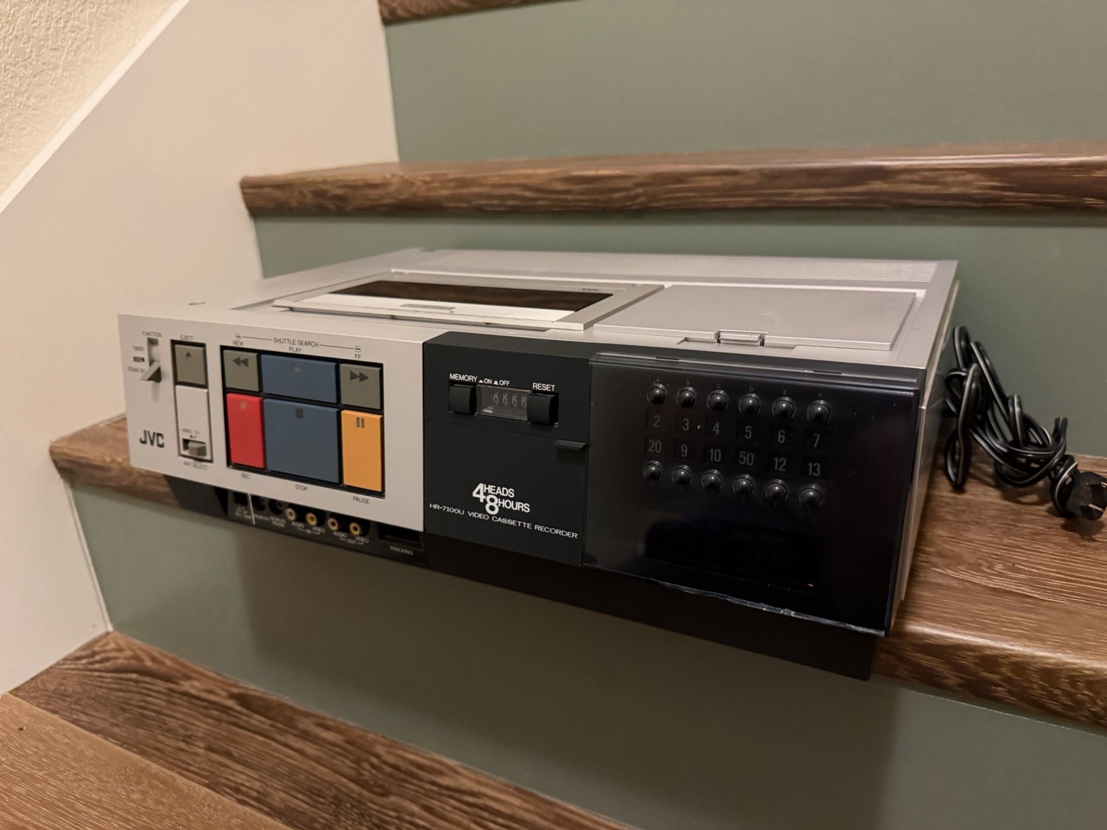 JVC HR-7100U ***FOR PARTS NOT WORKING*** The Goldbergs VHS VCR Player