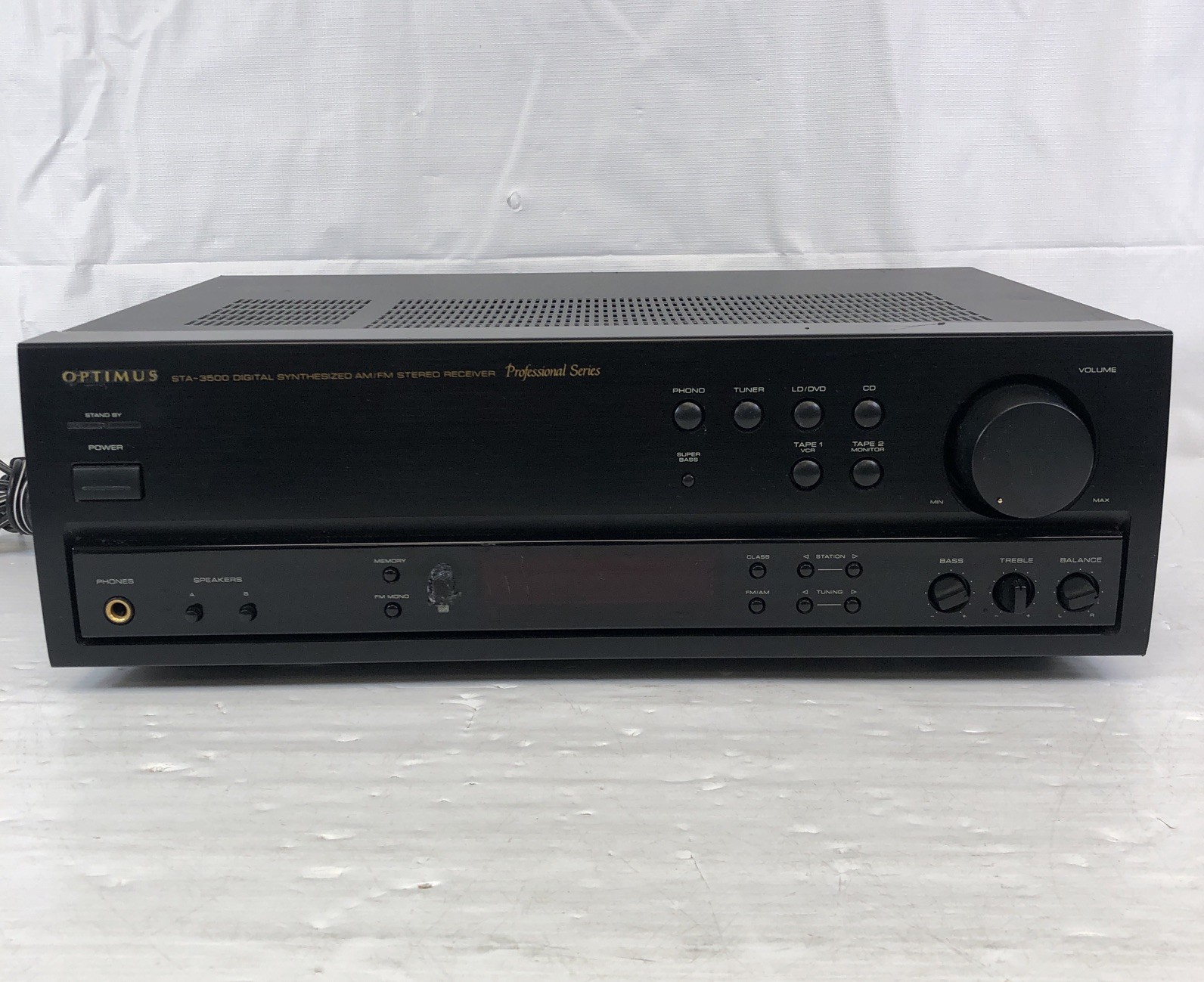 Optimus STA-3500 Digital Synthesized AM/FM Stereo Receiver. Tested & working.