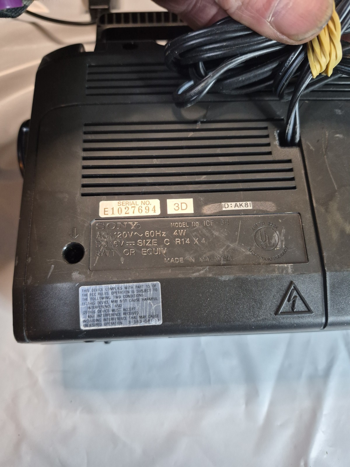 Sony TV Sound AM/FM/TV/Weather Radio Model ICF-34 Portable Works Perfect..