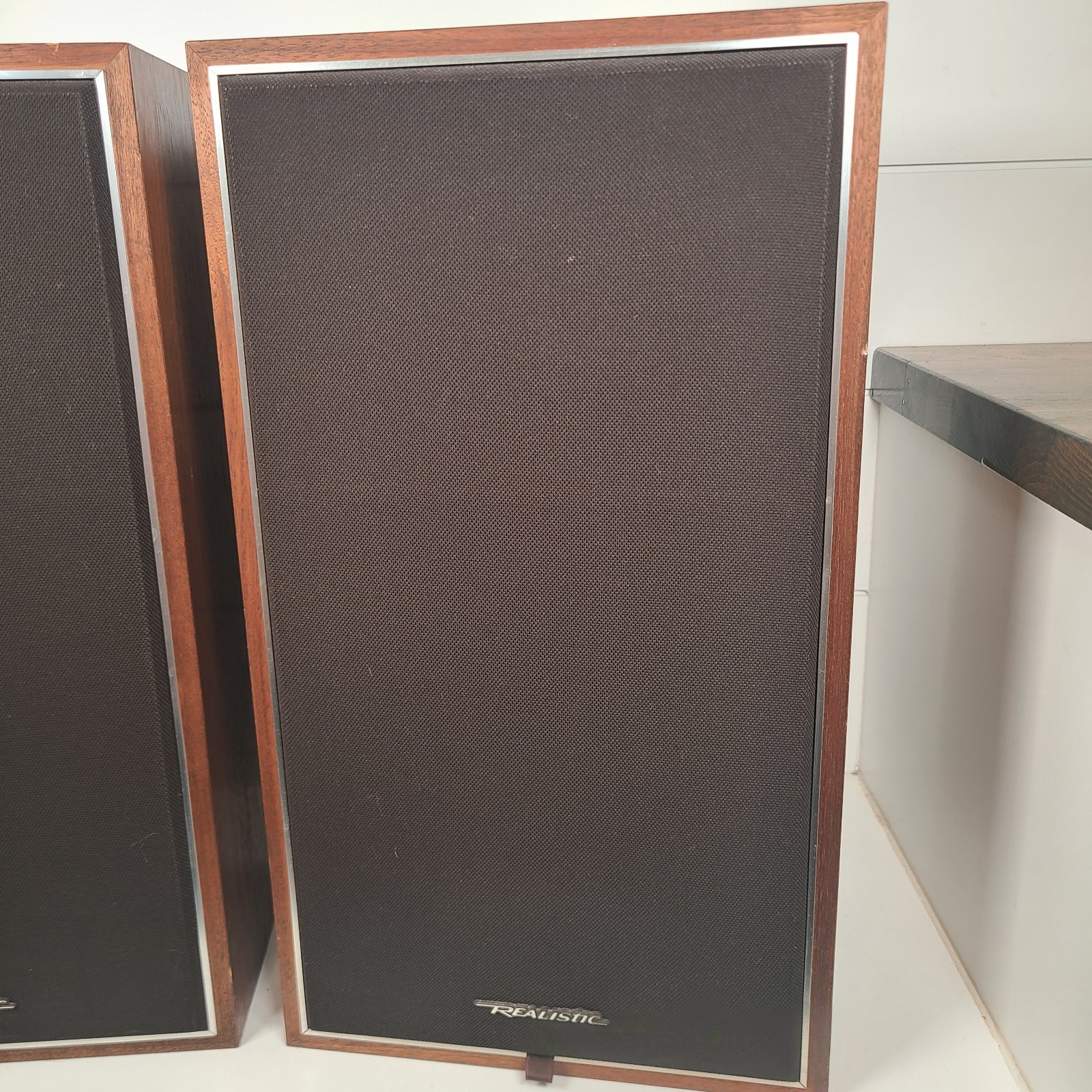 Vintage REALISTIC NOVA-15 SPEAKERS 8 ohms
