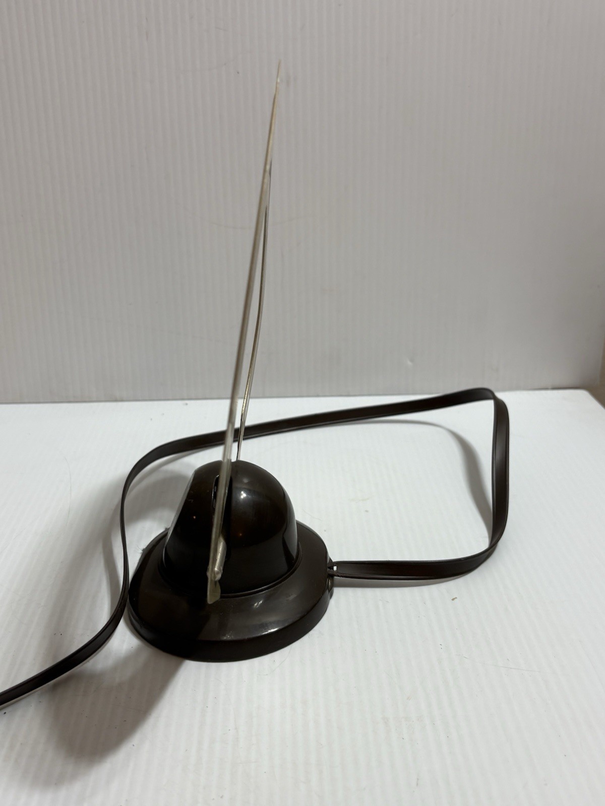Vintage Mid Century JFD UHG Indoor TV Loop Halo Antenna Bakelite Base
