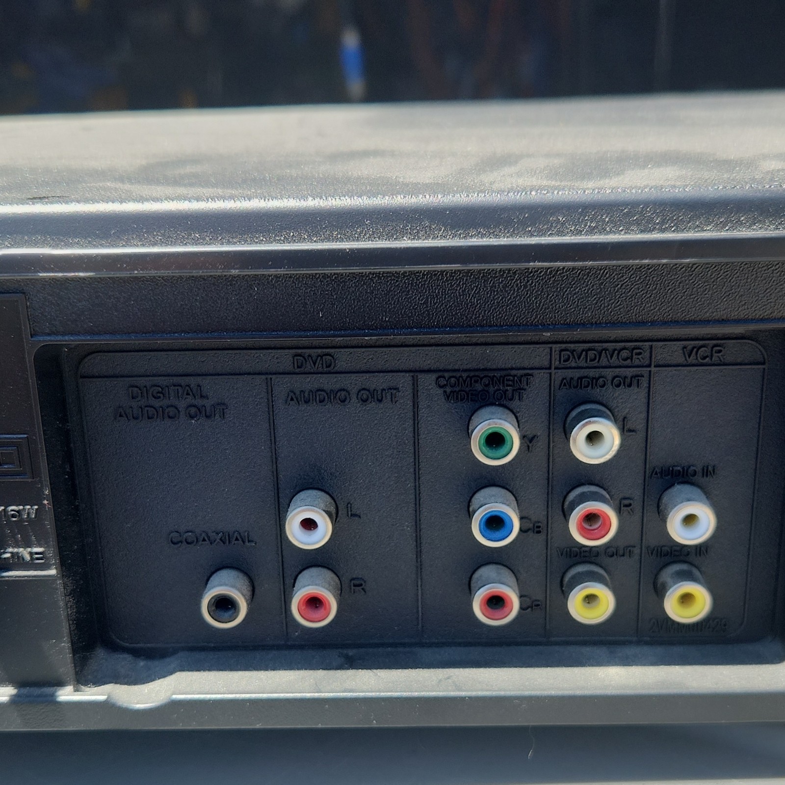 SANYO FWDV225F DVD Player VCR Combo, 4-Head VHS, Plays VHS & DVD