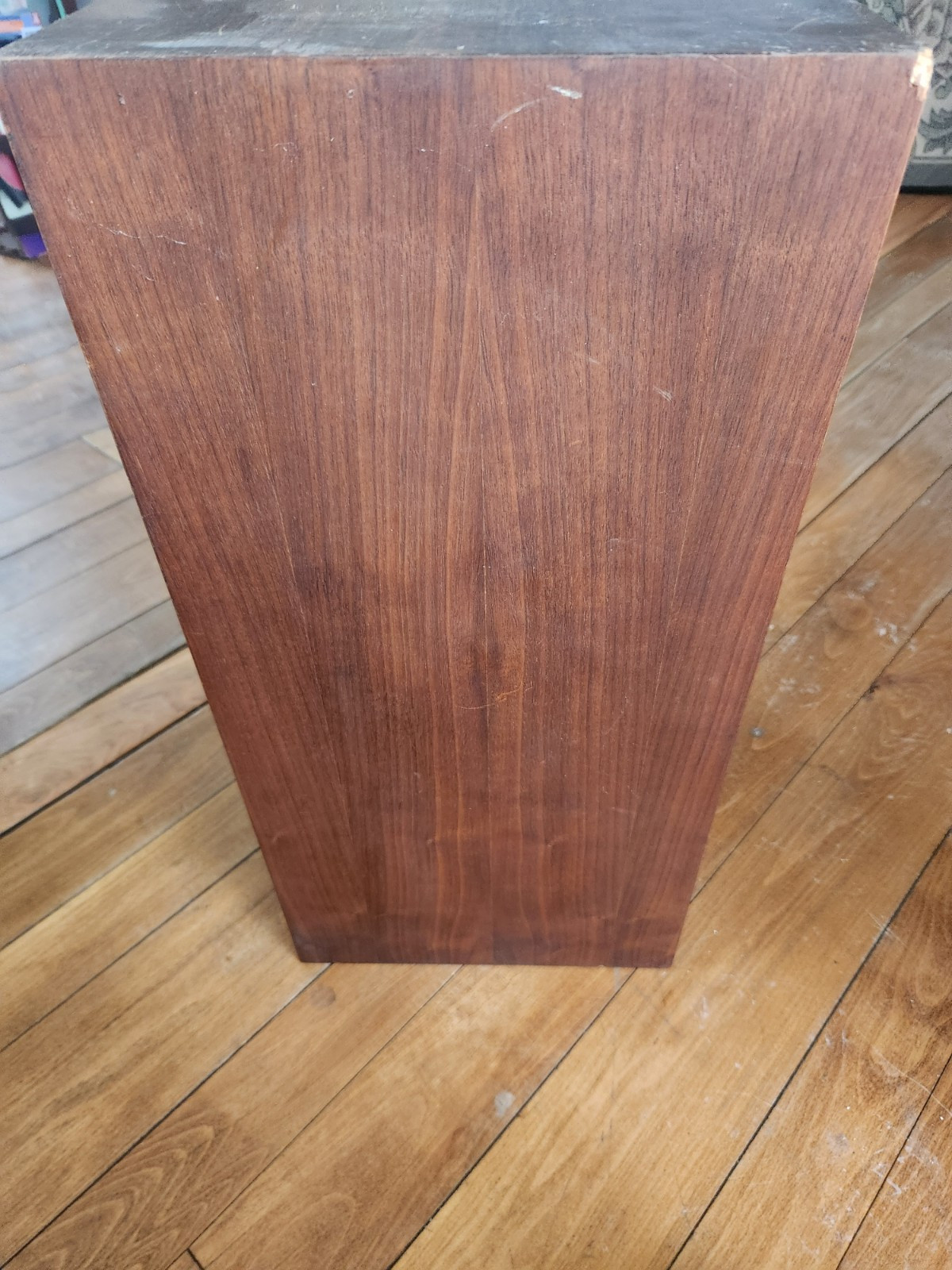 One Acoustic Research AR 2AX Speaker Read!