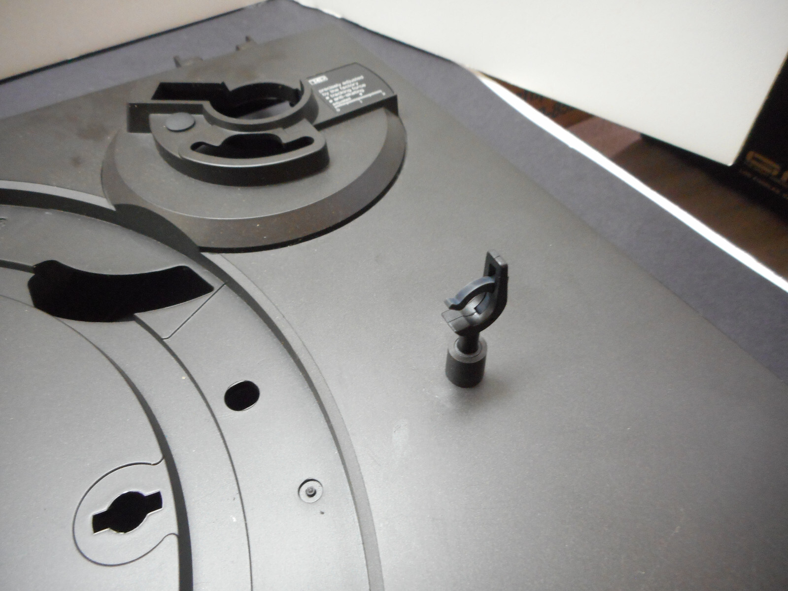 TECHNICS SL-QD33 TURNTABLE – PLINTH – PARTING OUT