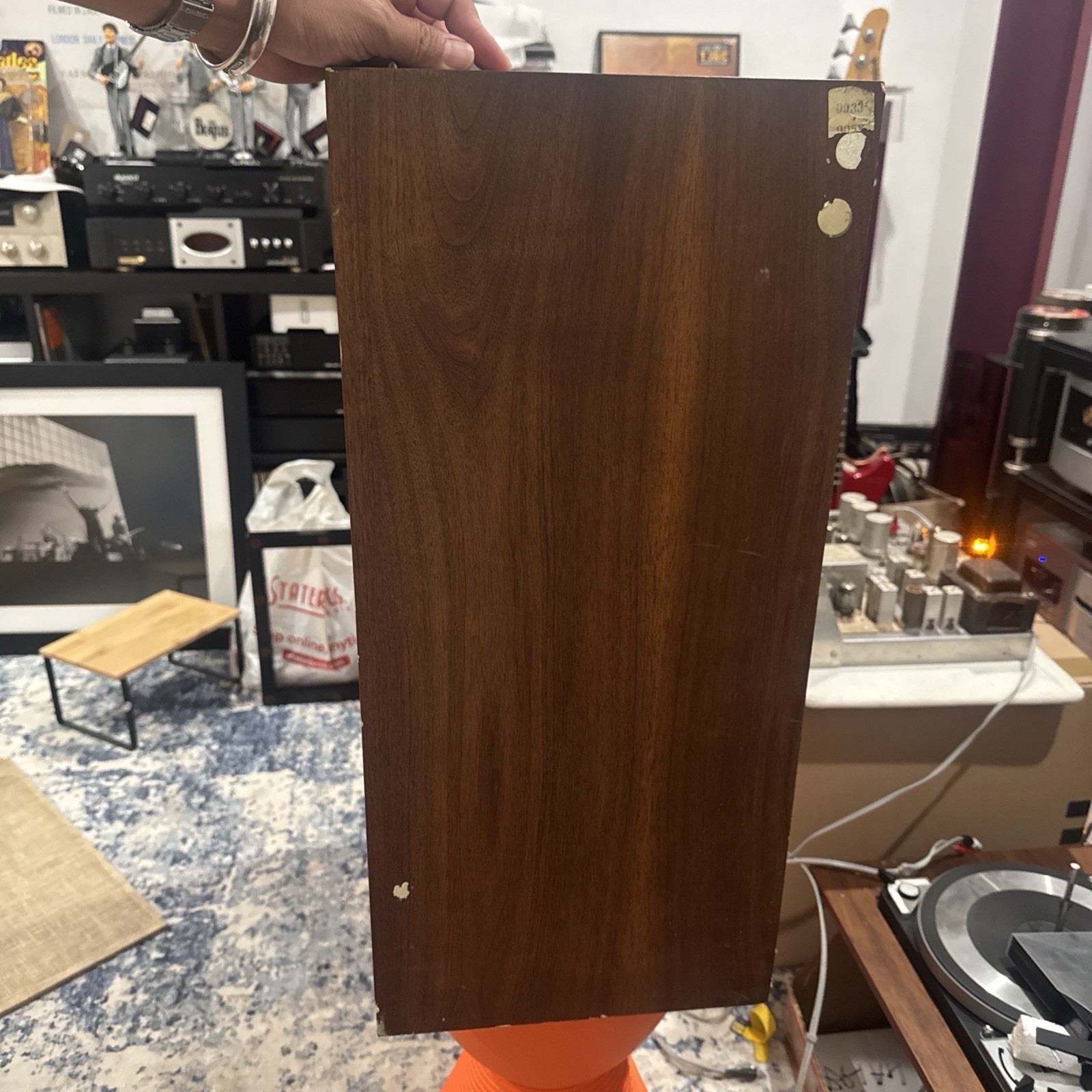 Acoustic Research AR-3a – Close Serial Numbers