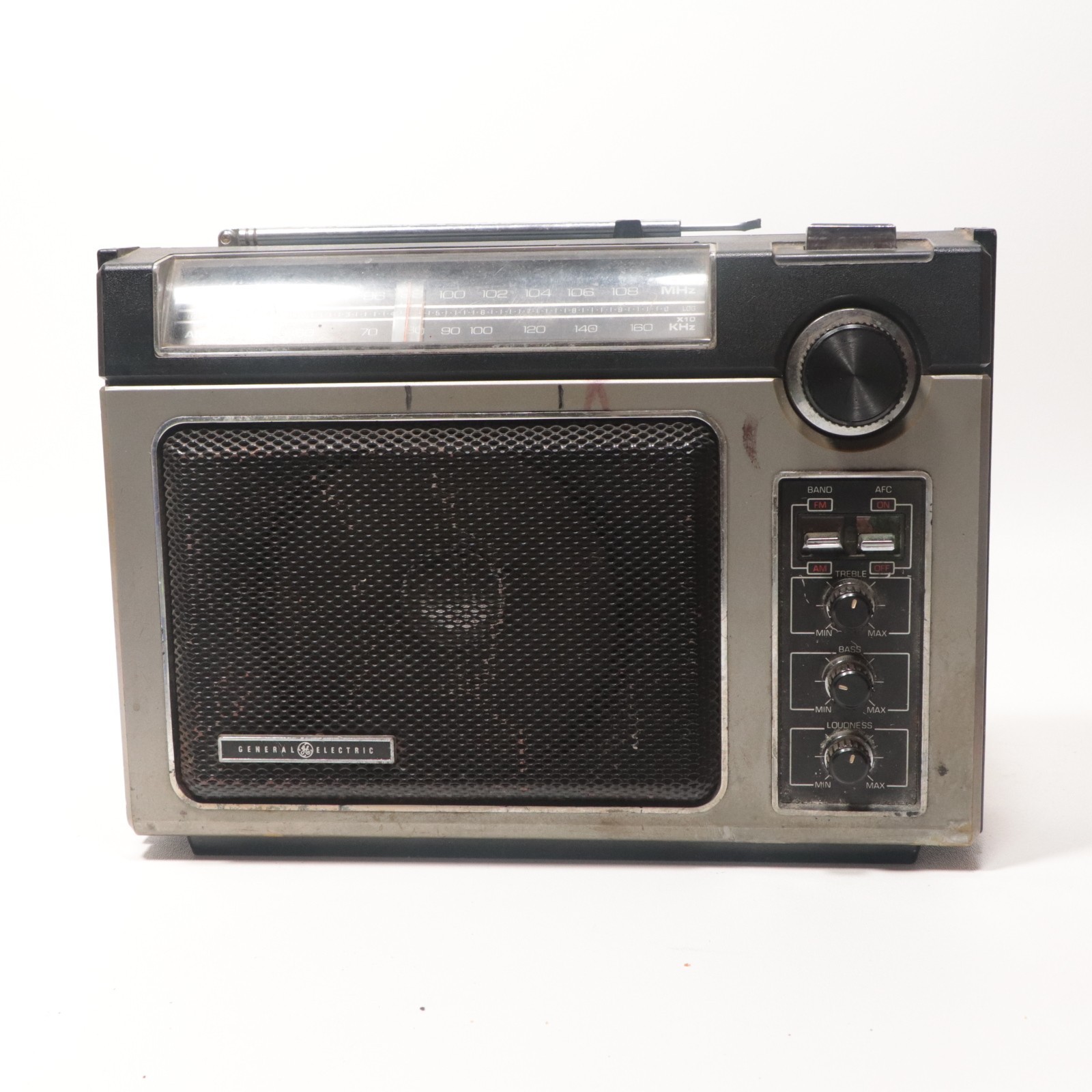 General Electric AM/FM Radio Long Range GE Model 7-2880B Poor Condition Working