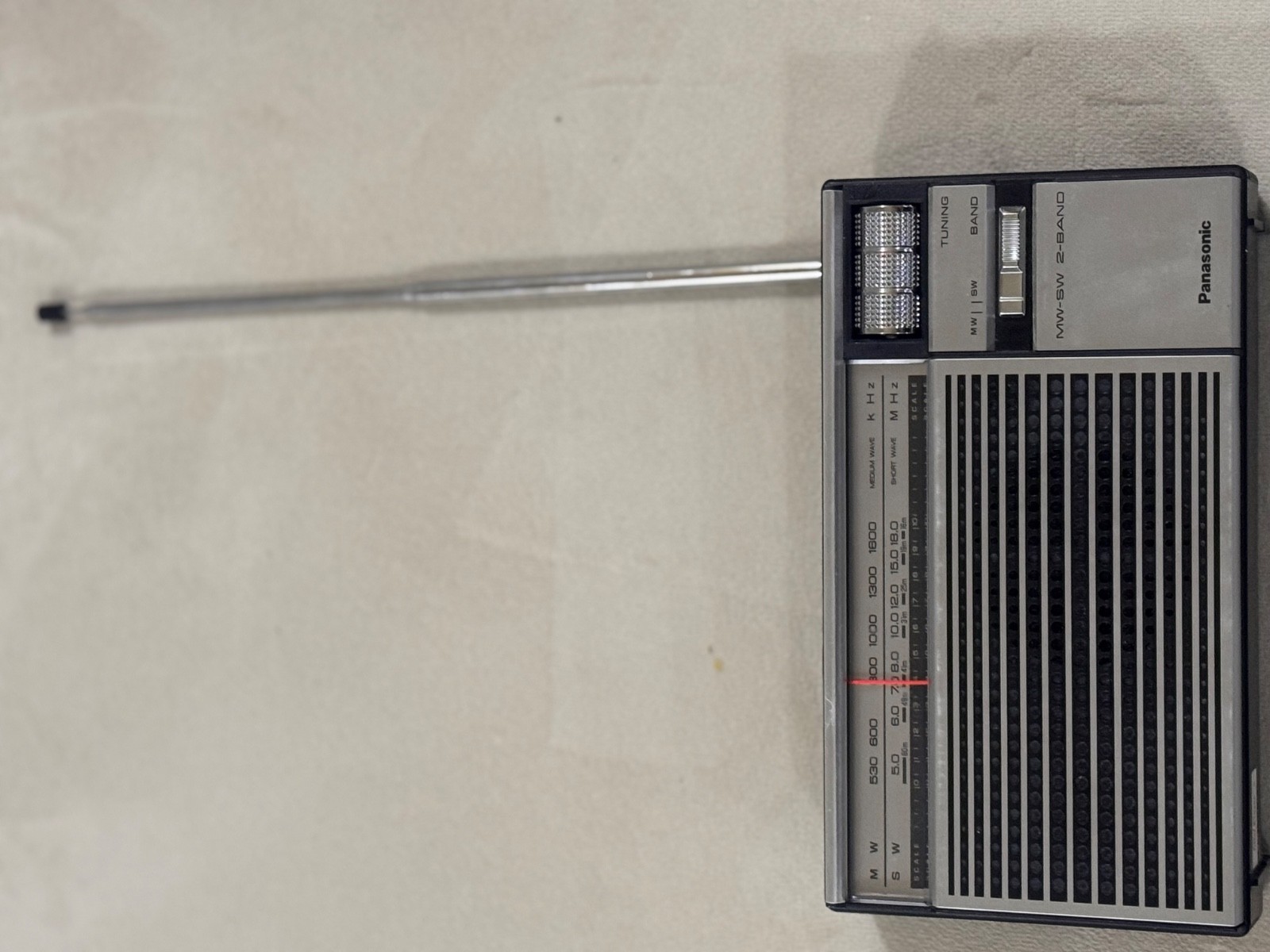Vintage Panasonic R-218R Radio Rare Matsushita Electric MW SW – FULLY WORKING.