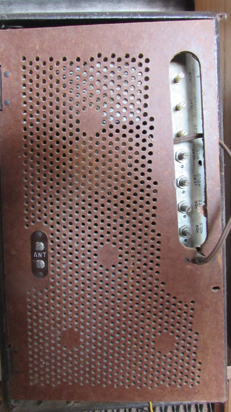 Vintage Sentinel Late 1940’s Early 1950’s 7″ Portable TV For Parts Or Repair