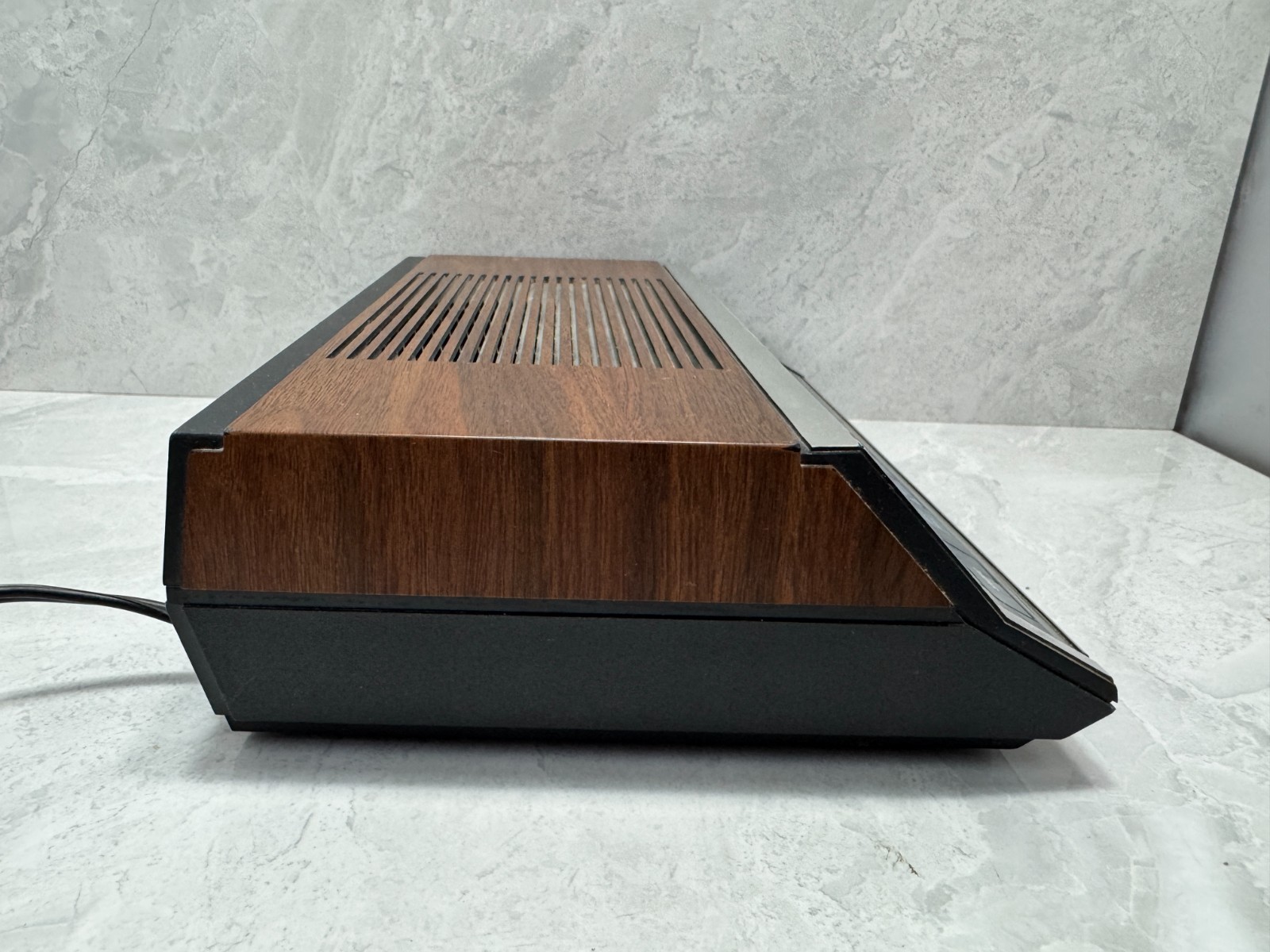 Vintage GE General Electric 7-4662B AM/FM Clock Radio Touch Control Woodgrain