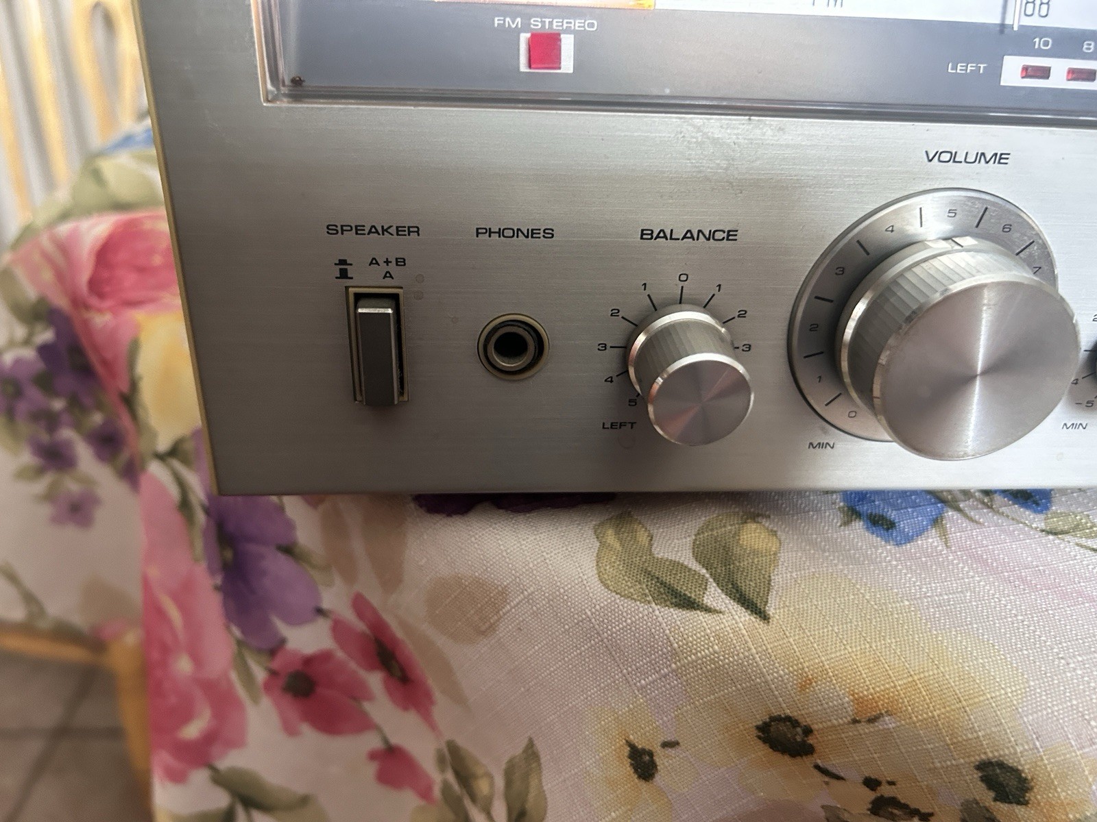 Vintage SOUNDESIGN Stereo Radio Receiver Am/fm Player Wood Grain Retro VIDEO