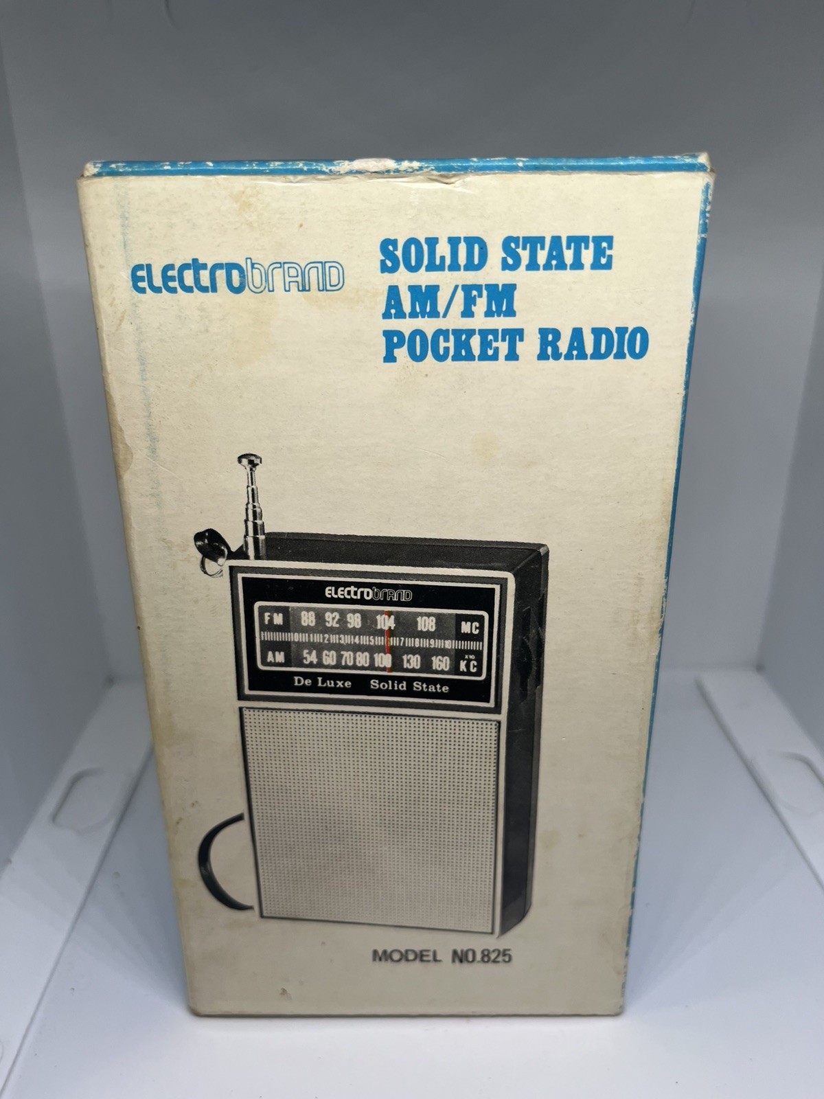 Vintage Electro Band De Luxe Solid State Model 825 AM/FM Radio FM Works AM Not