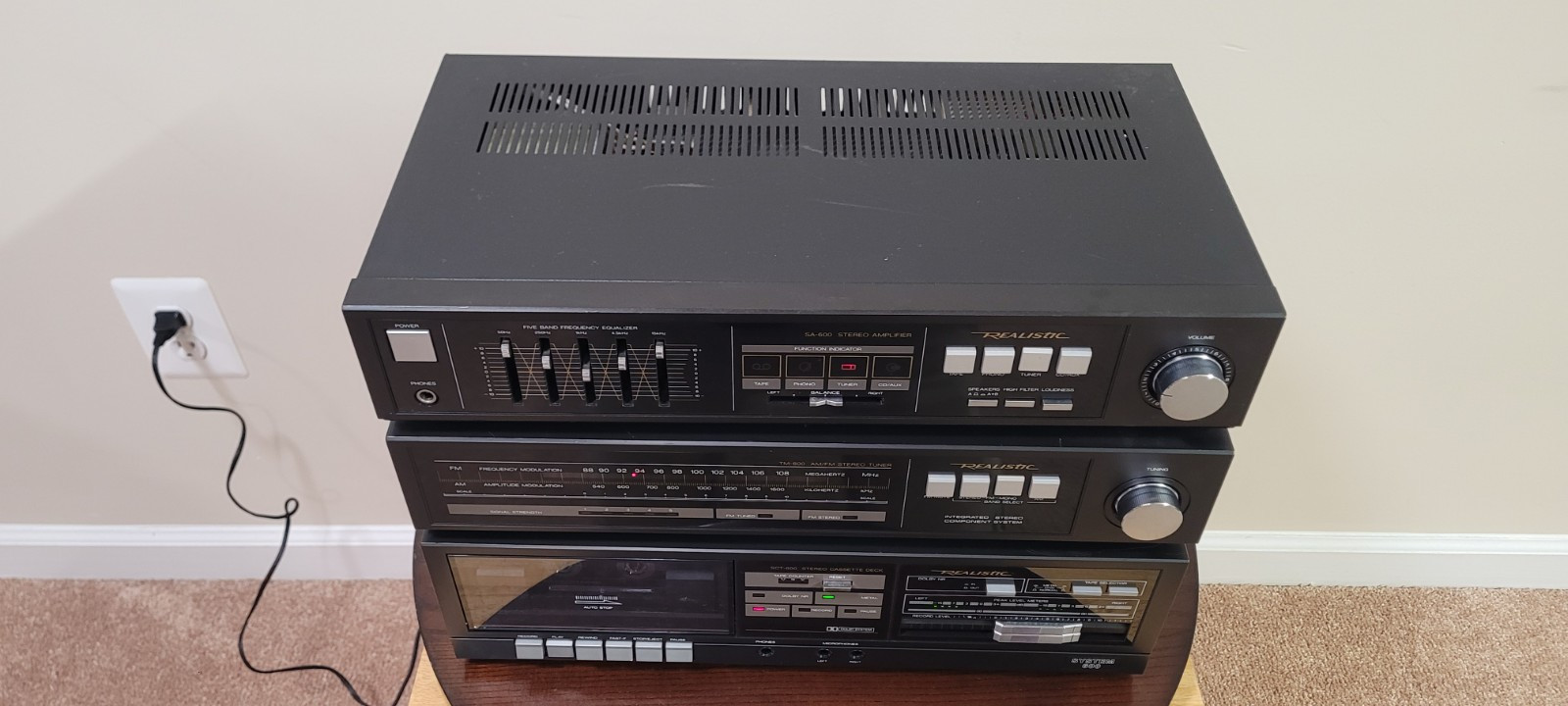 Realistic Stereo System 600 Amplifier, Tuner, Cassette Deck. Tested, Works – EXC