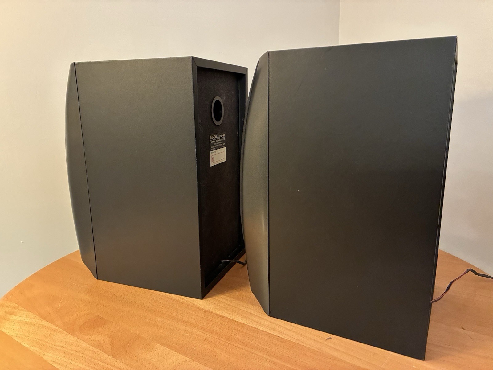 Vintage Denon USC-600 Rectangular Bookshelf Speakers 50W 6 Ohms, Sound Great