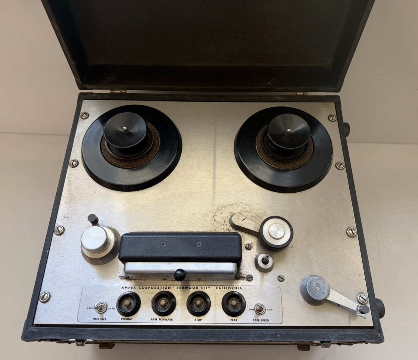 Vtg AMPEX 351-2 Reel to Reel Tape Recorder in Hard Travel Case AS IS UNTESTED