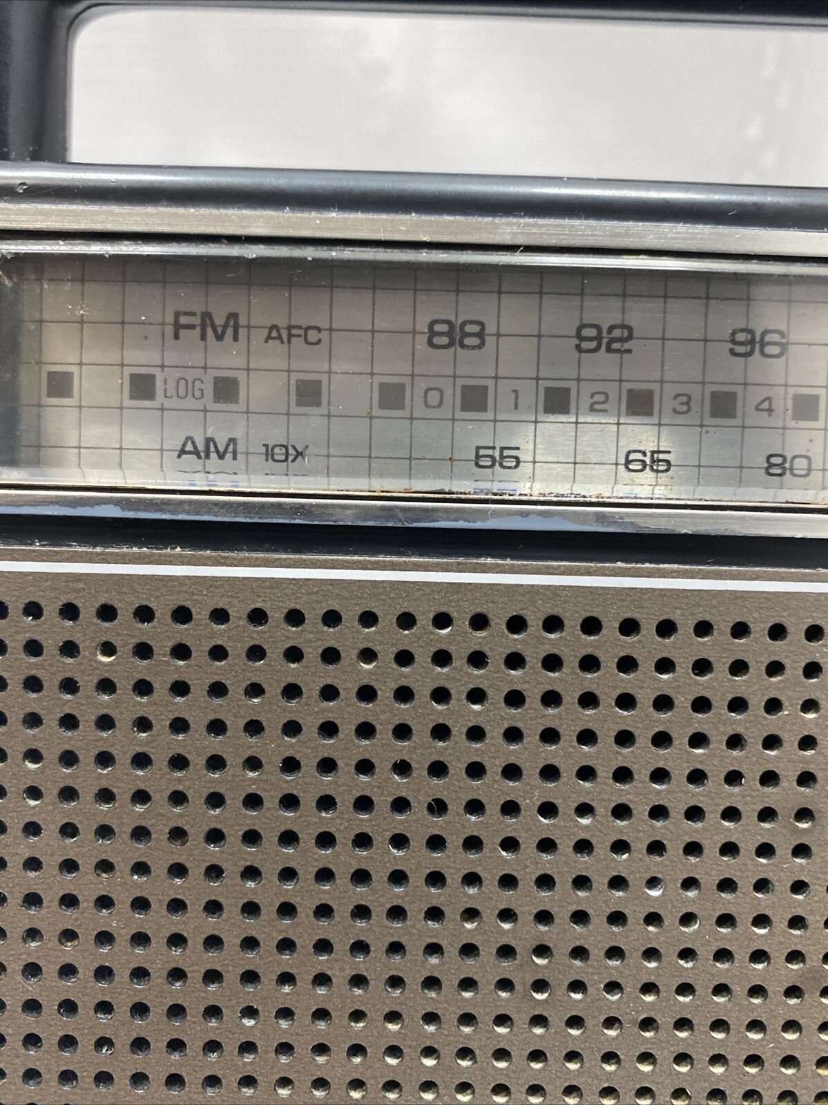 GE Vtg General Electric AM/FM Portable Radio Model 7-2825H AC/Battery/Cord Work
