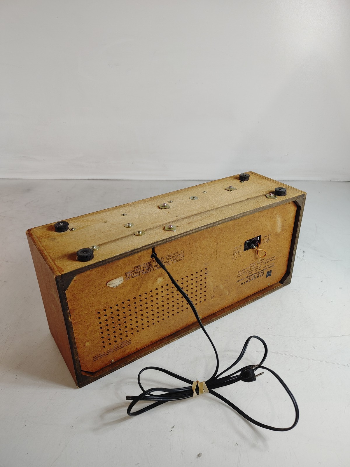 Vintage Panasonic RE-756 Solid State FM-AM Radio