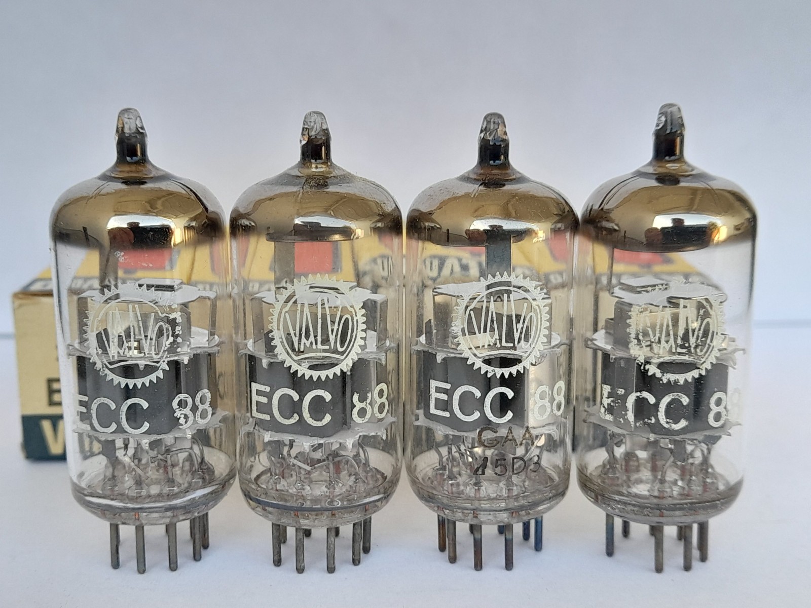 4x ECC88 / 6DJ8 audio tubes VALVO / PHILIPS – NOS – ECC 88 – 1965