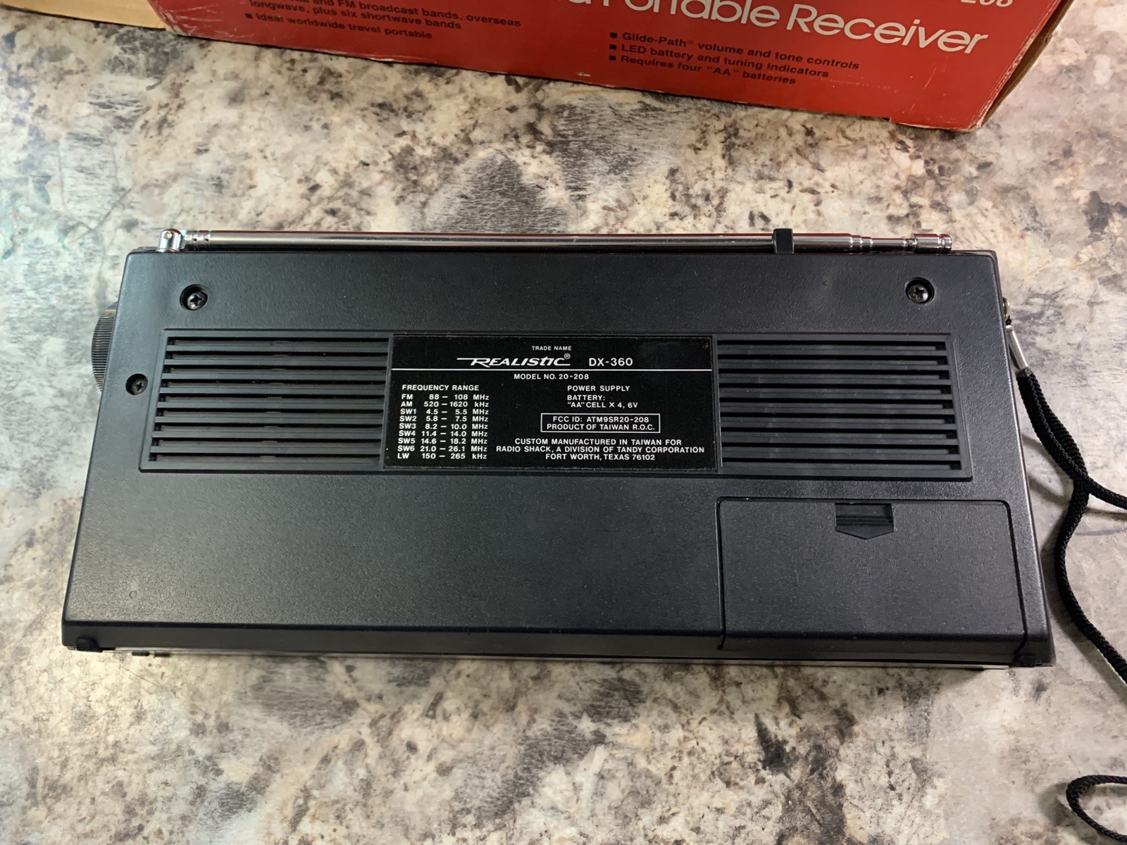 Realistic Voice Of The World DX-360 AM/FM Receiver Model No. 20-208 Tested Good!