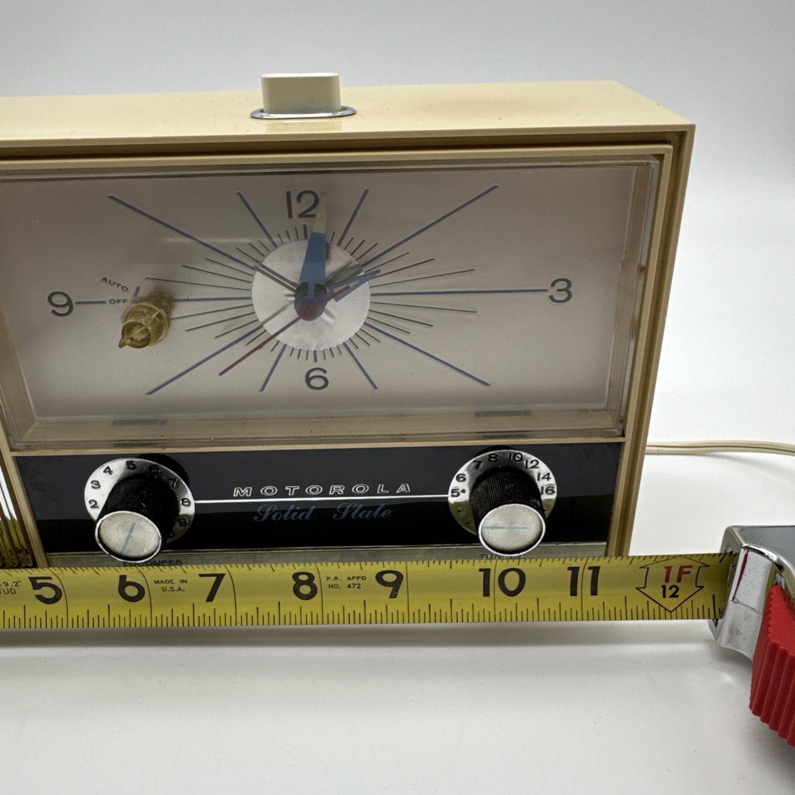 Vinatge Motorola Solid State Clock Radio XC17CH Works
