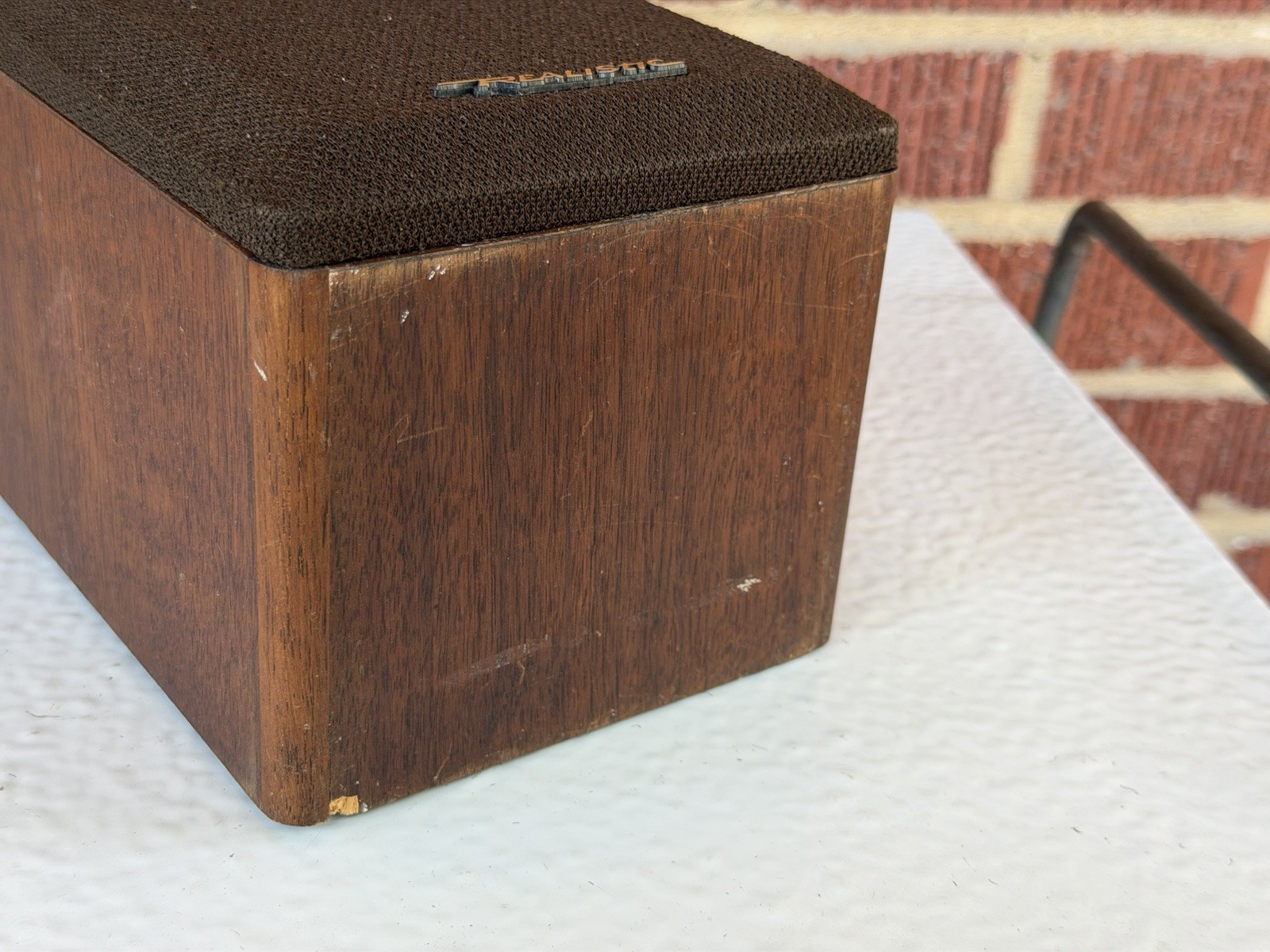 SINGLE Vintage Realistic Minimus-7W Walnut Speaker (40 Watt @ 8Ohms) 40-2039B