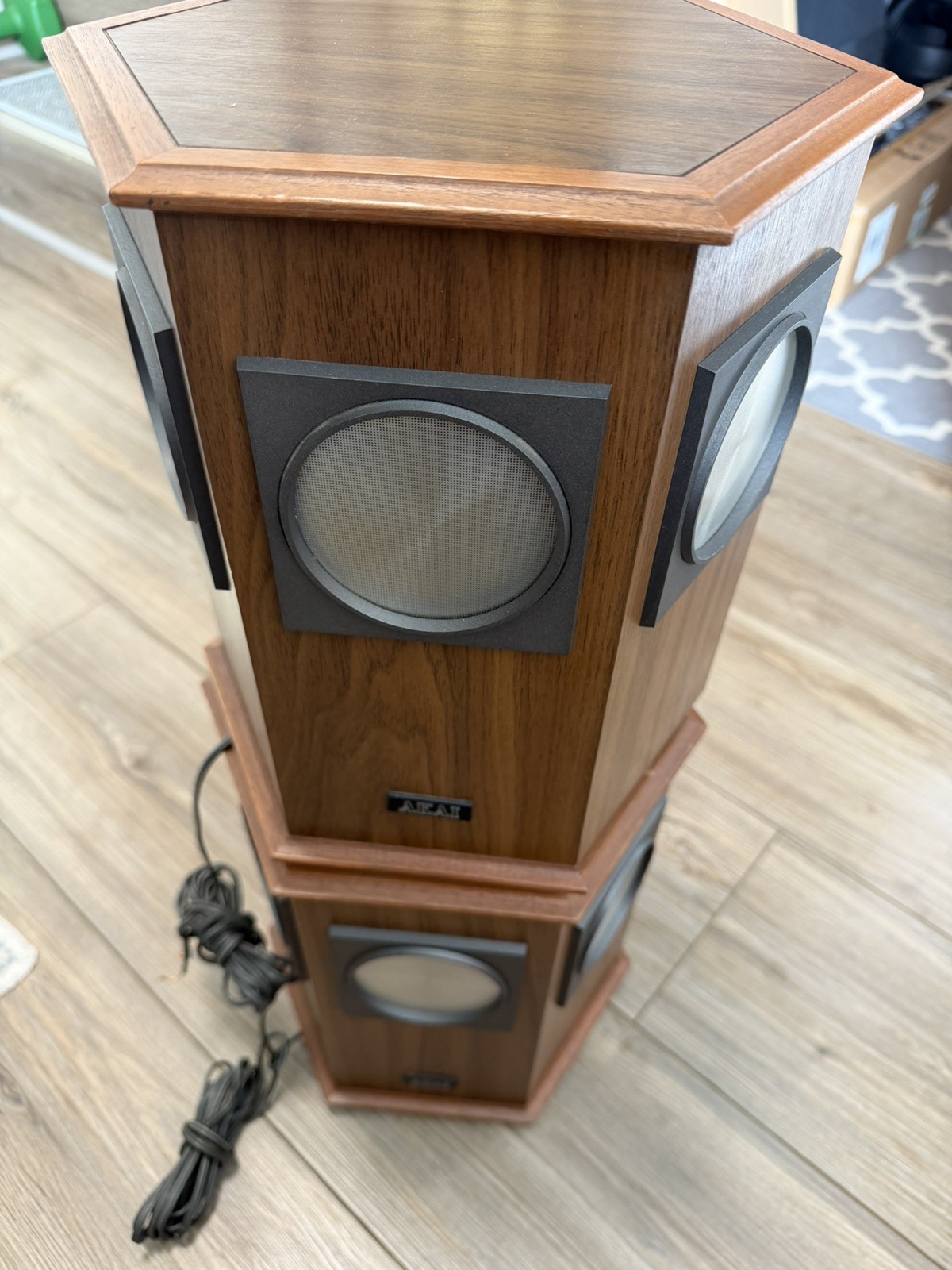 Akai Omnidirectional 6 Speaker System