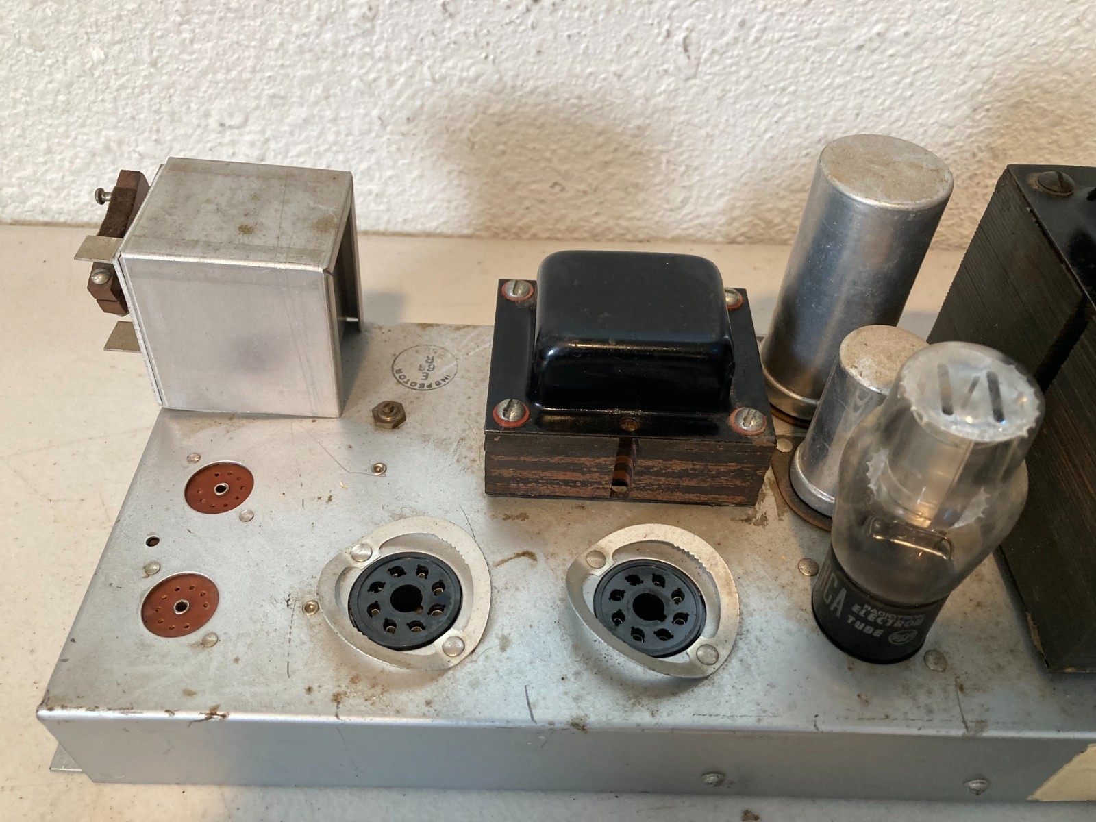 Vintage Hammond Tube Amplifier Chassis Project – Transformers, Sockets