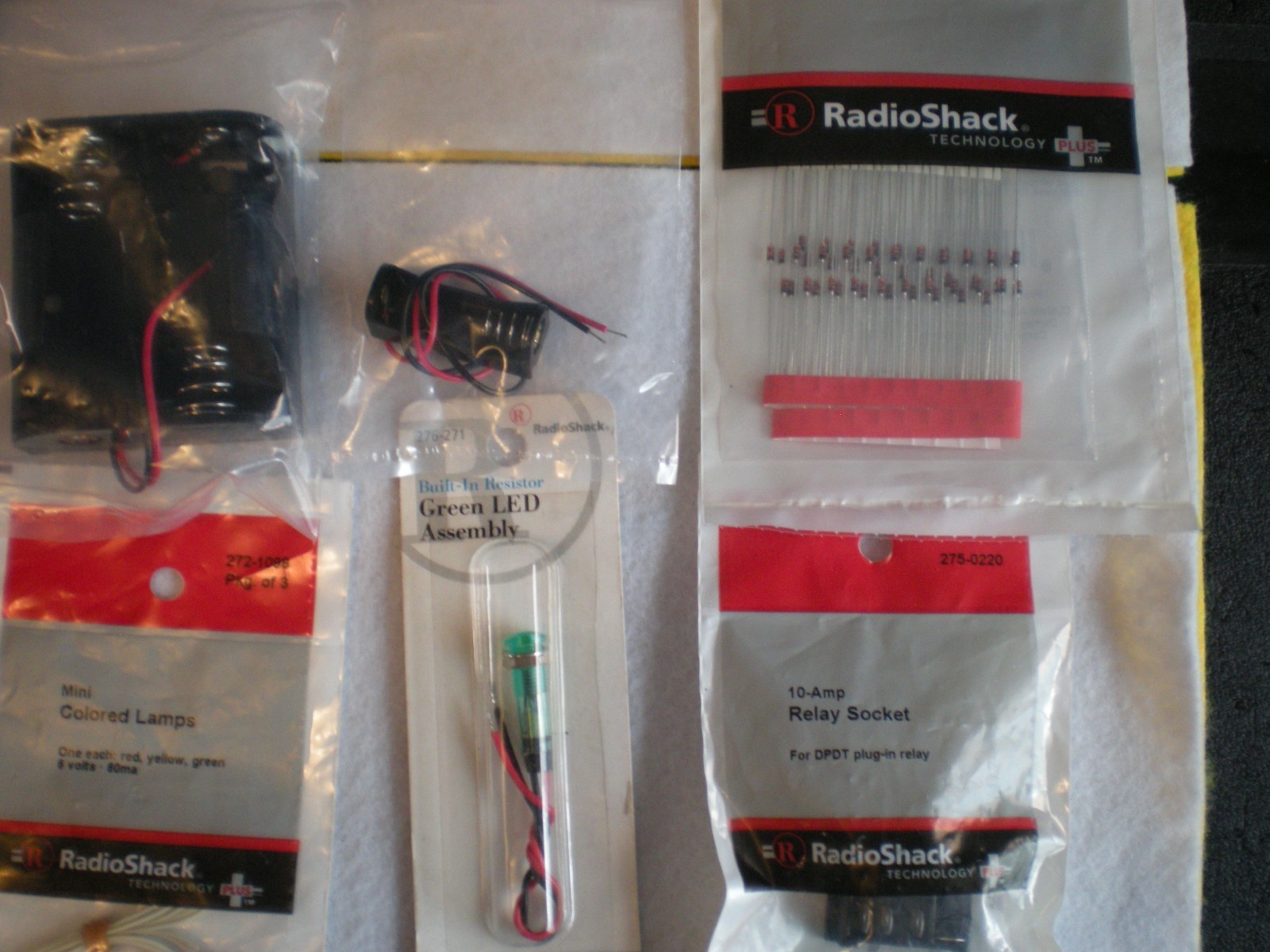 Radio Shack NOS Retailed packaged vintage electronic parts, 20 Retail, 173 parts