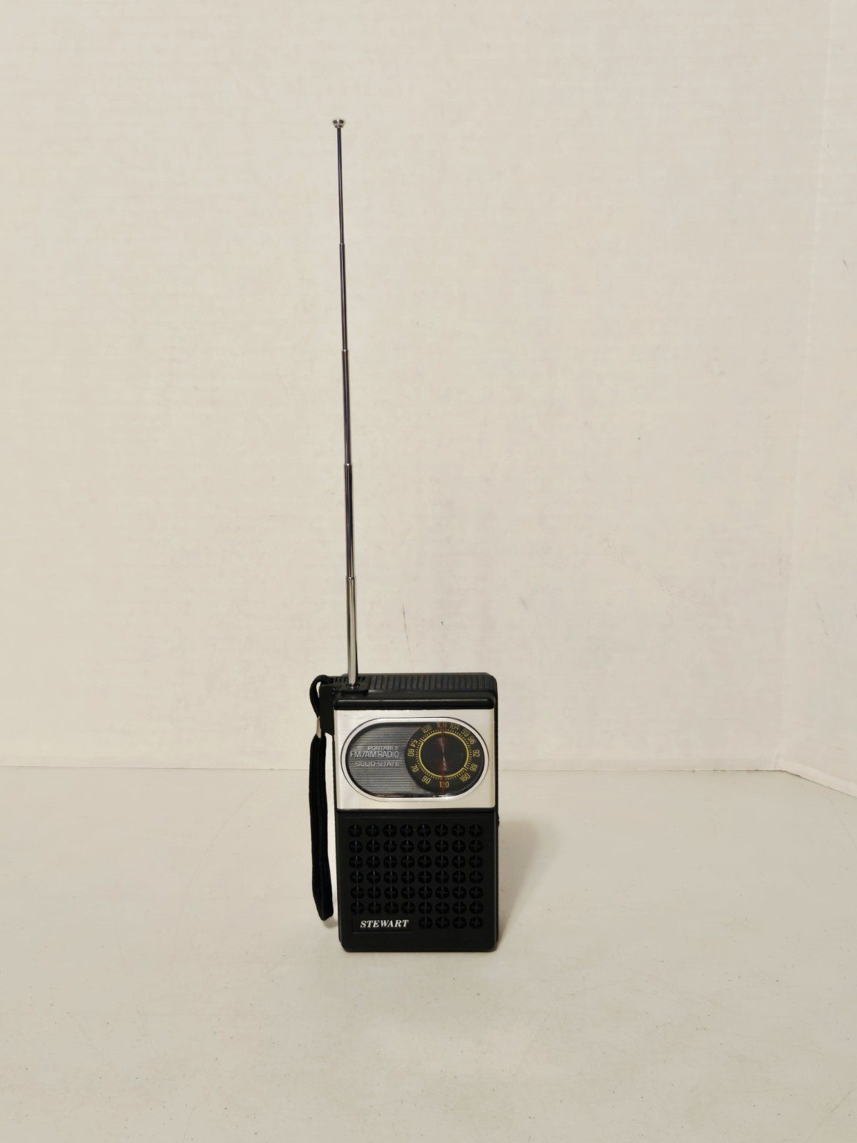 Stewart Transistor Radio Portable AM FM Vtg Solid State Handheld ST311A – WORKS