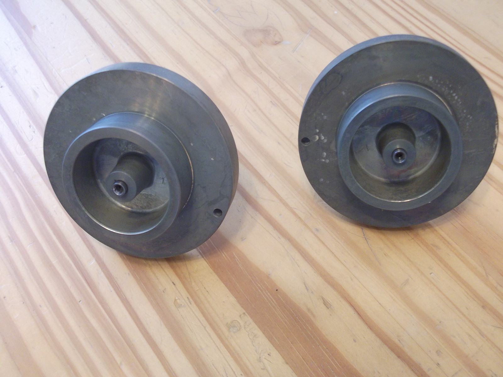 PIONEER RT-901 CAPSTAN ASSY RXB-283 W/ BEARING ASSY RXB-174 2EA FREE SHIPPING