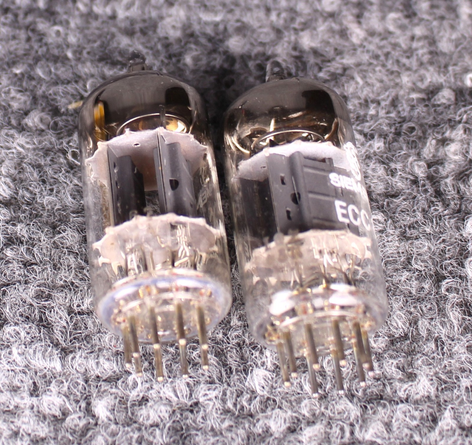 (2) Siemens 12AX7/ECC83 Tubes ~ MATCHED PAIR ~ Test Strong Over 100%!
