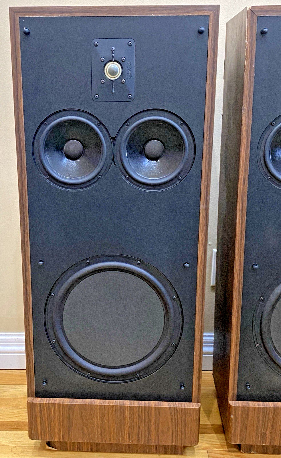 POLK AUDIO SDA 2 TWIN 6.5″ DRIVERS – 12″ PASSIVE RADITOR – TOWER SPEAKERS