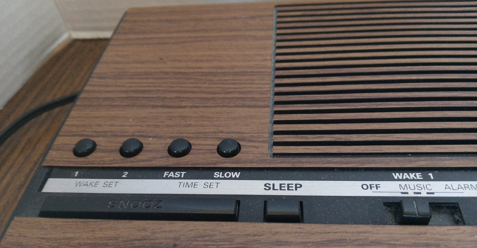 General Electric AM/FM Electronic Digital Clock Radio Model #7-4636D Tested