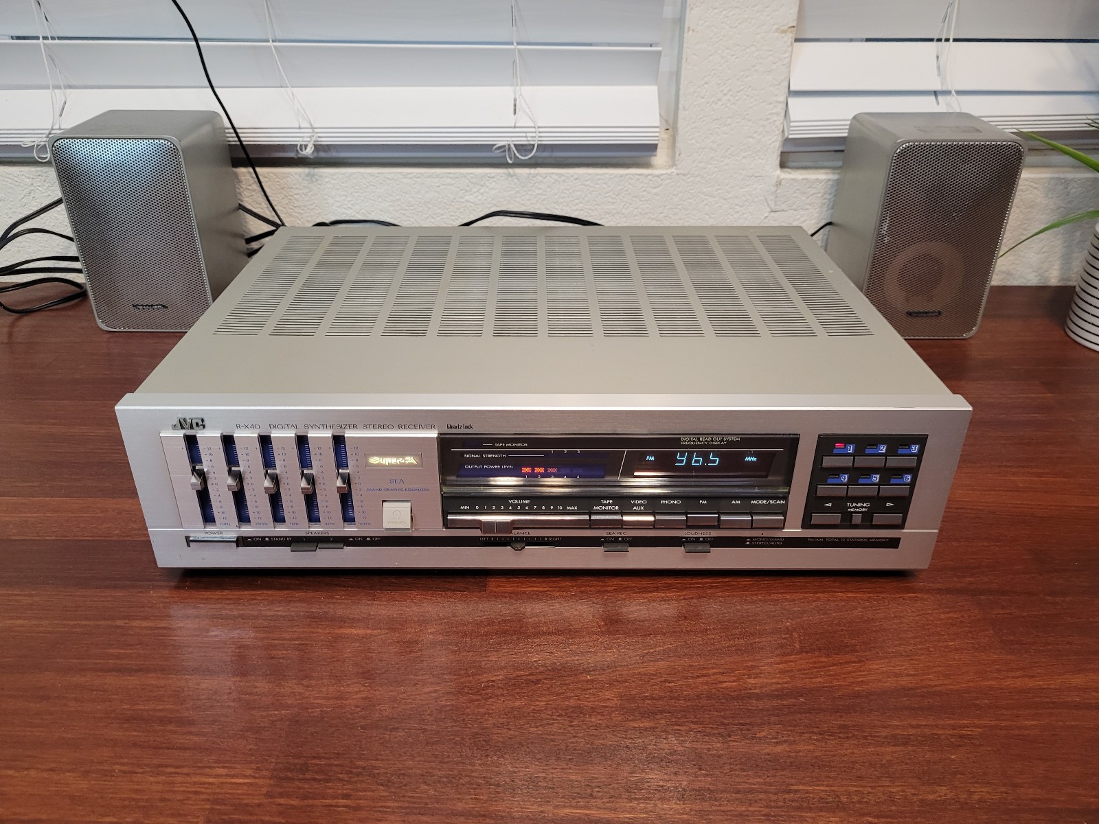 JVC R-X40 Digital Synthesizer Stereo Receiver