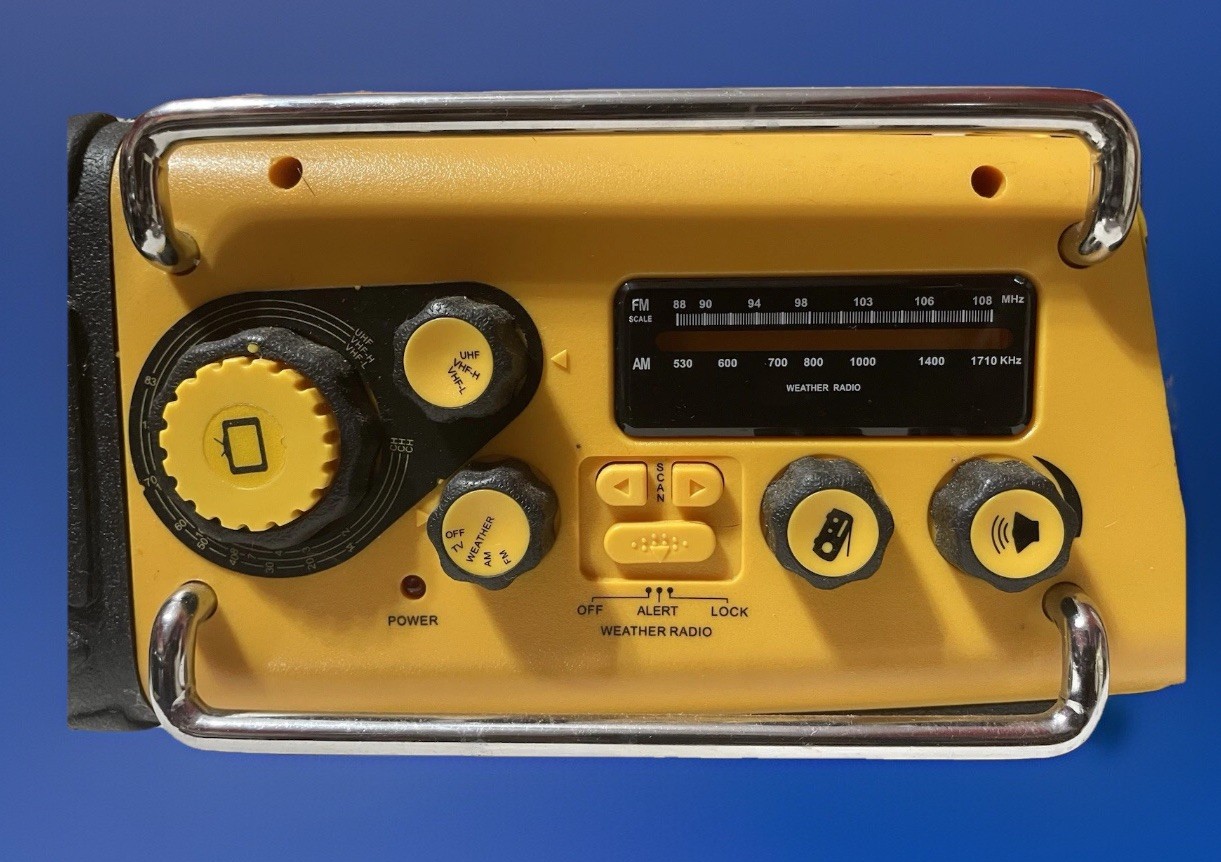 Vector Manufacturing Ltd, TV, FM Radio DC 12 V Battery Size C With Power Cord