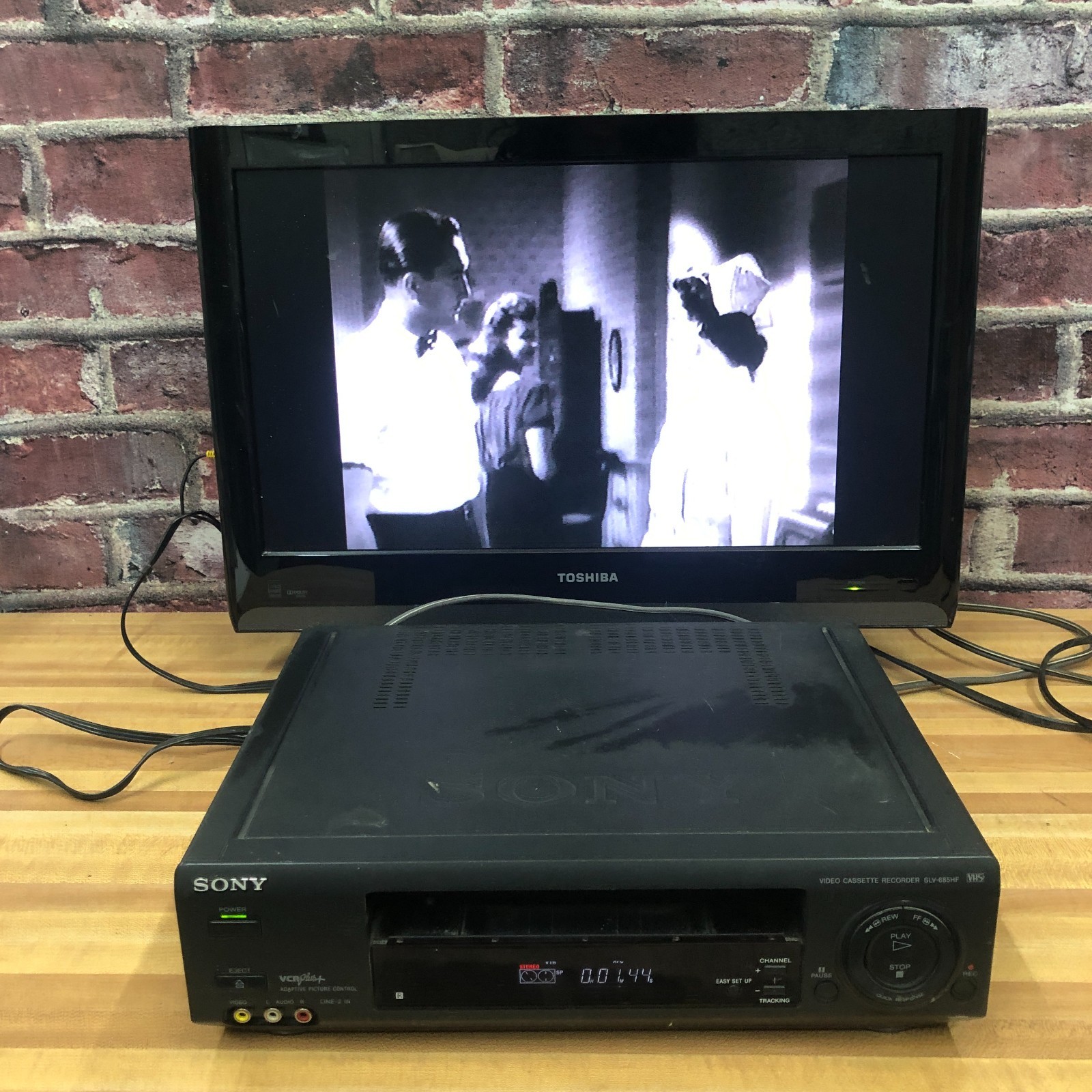 Sony SLV-685HF 4-Head Hi-Fi Stereo VHS Video Cassette Player fully tested works