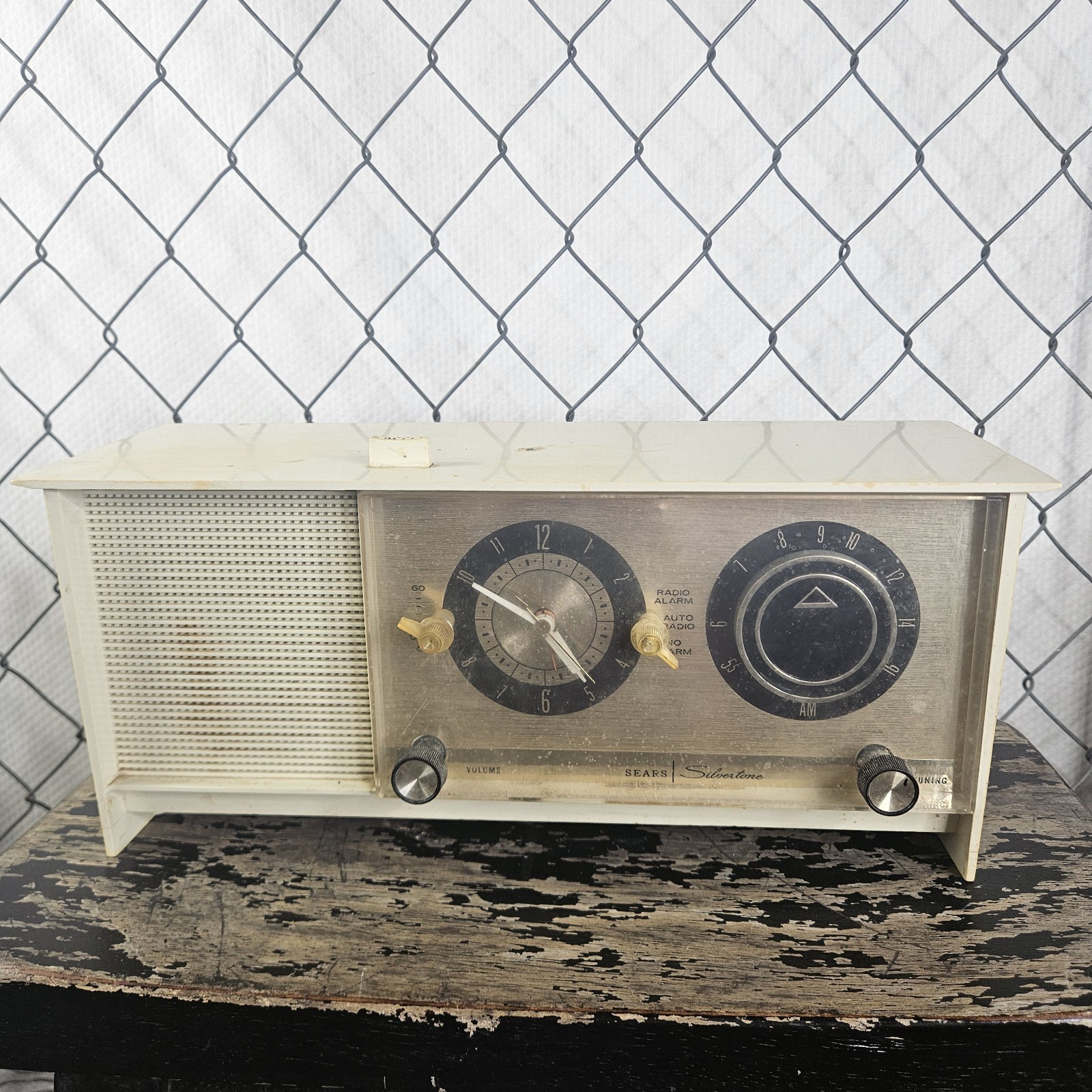 TESTED Vintage 50’s Sears Silvertone Mid Century Ivory AM Clock Tube Radio #5033
