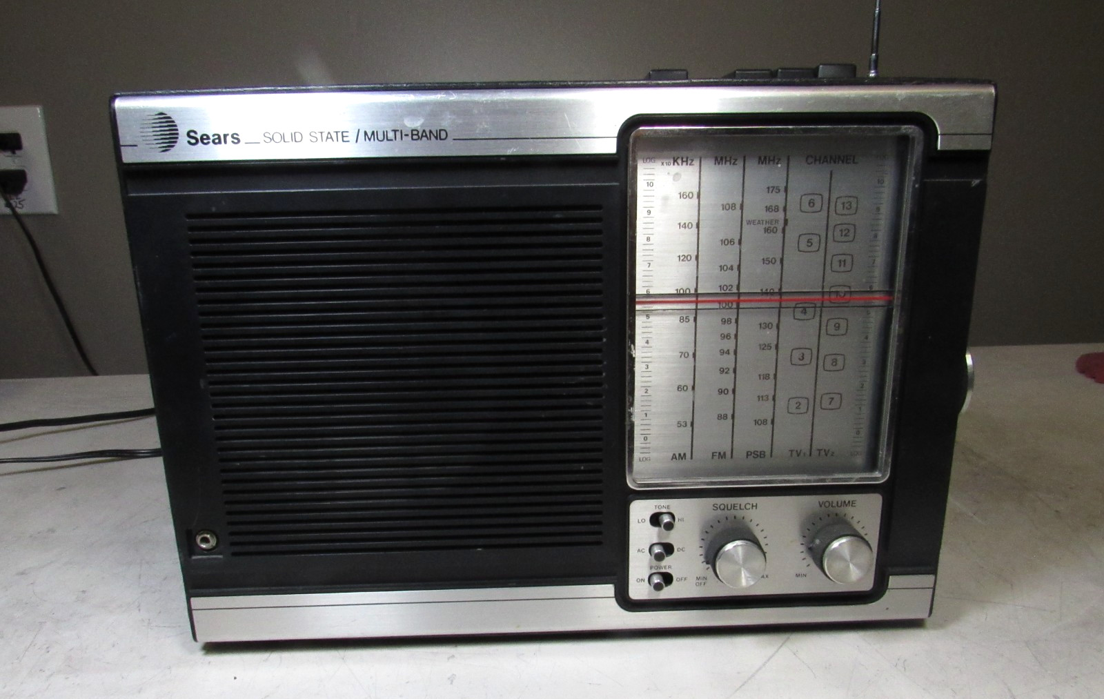 Vintage Sears Solid State/ Multi-Band Model 80024270 800 Radio AM/FM/TV1/TV2/PSB