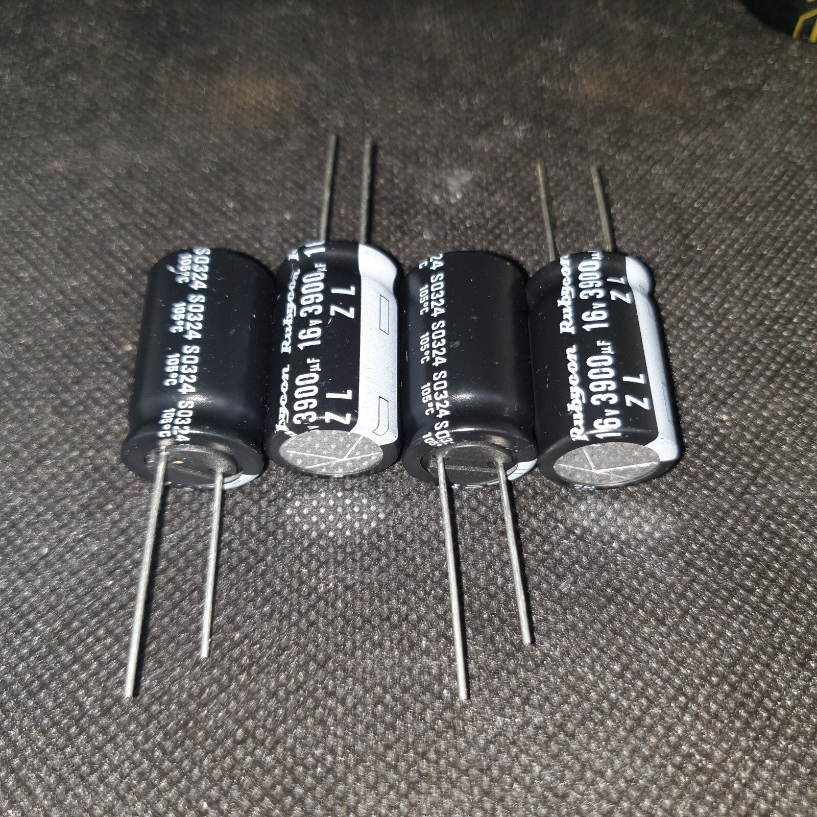 RUBYCON ZL 3900UF 16V Low ESR CAPS FOR AUDIO GREAT! 4pcs