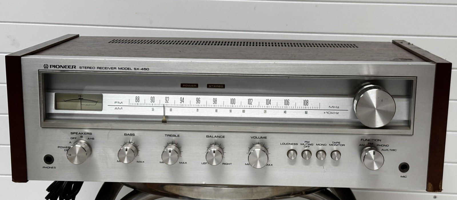 Pioneer SX-450 Receiver. Restored with new caps, transistors and LED lights.